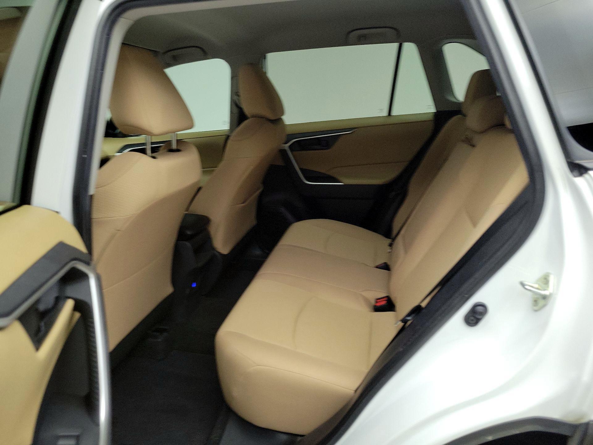 Thumbnail: 2019 Toyota RAV4 - 19