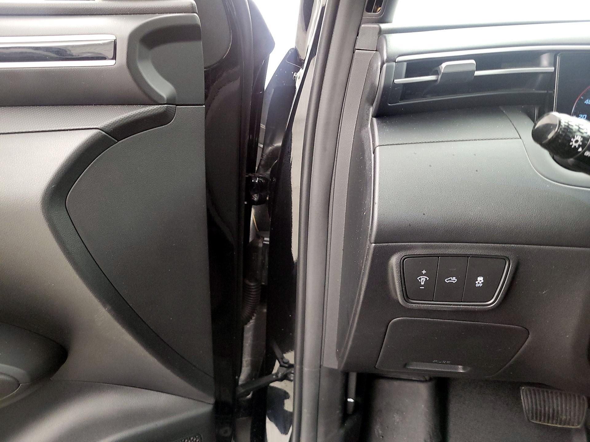 Thumbnail: 2023 Hyundai Santa Cruz - 13