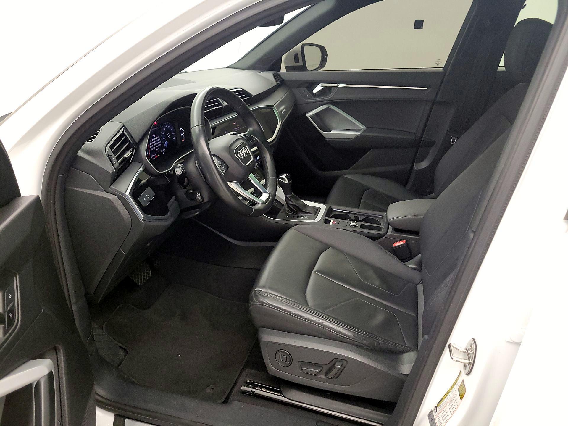 Thumbnail: 2023 Audi Q3 - 11