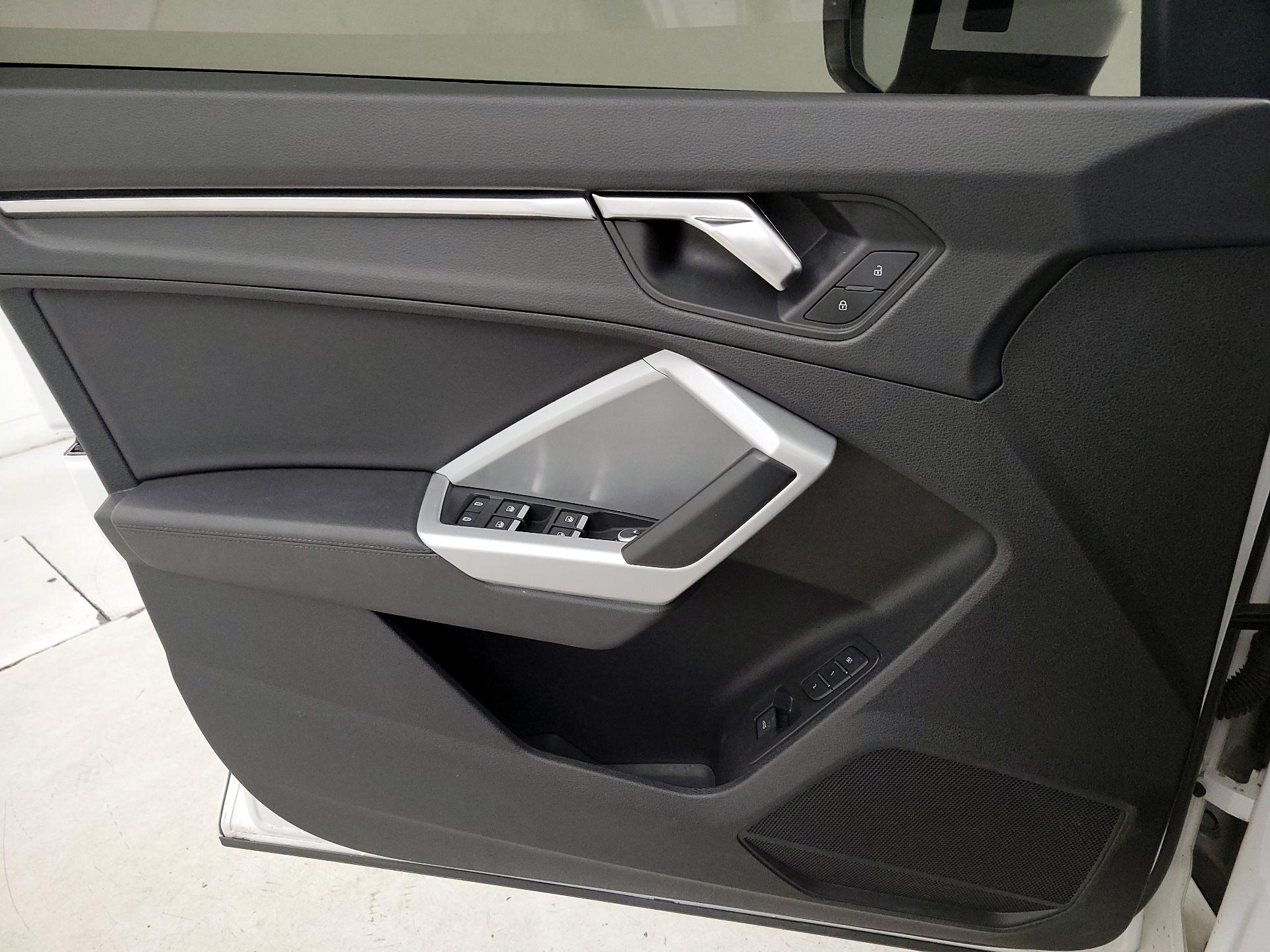 Thumbnail: 2023 Audi Q3 - 12