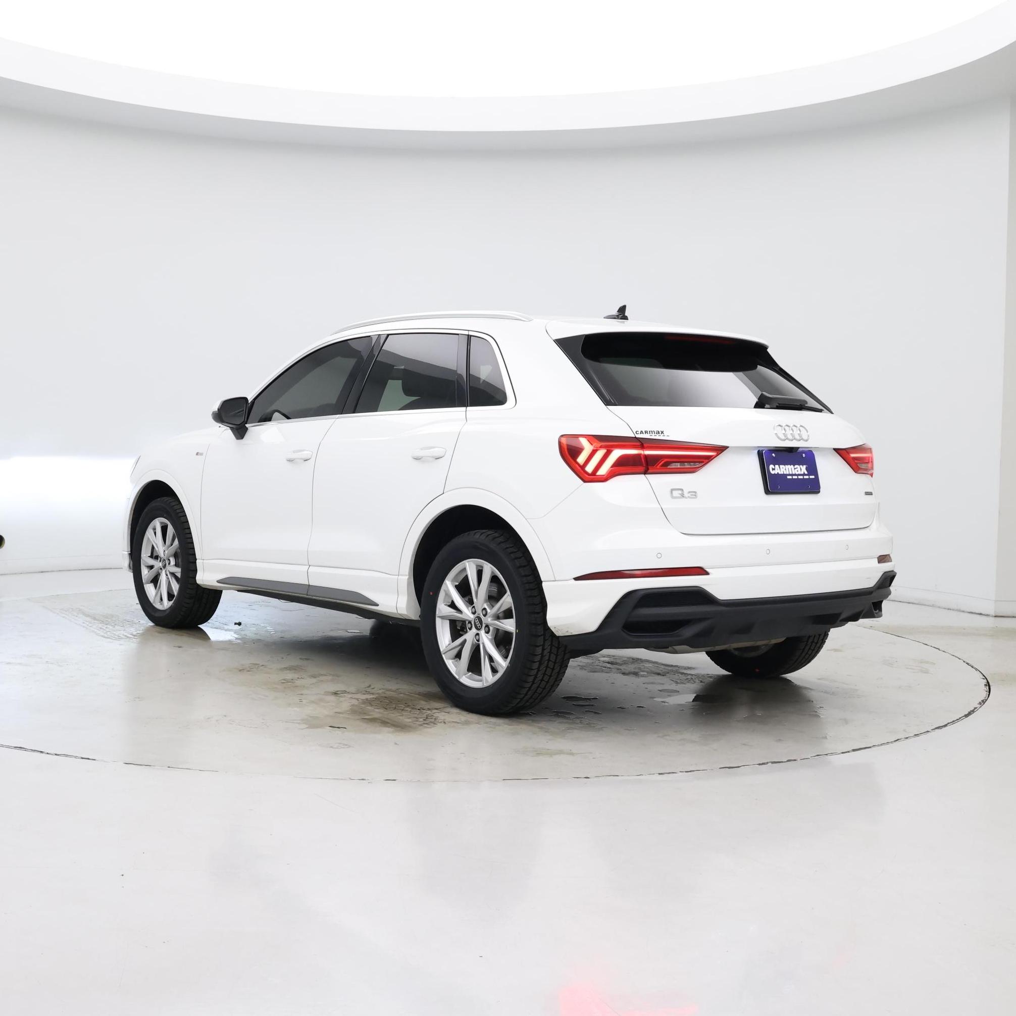 Thumbnail: 2023 Audi Q3 - 2