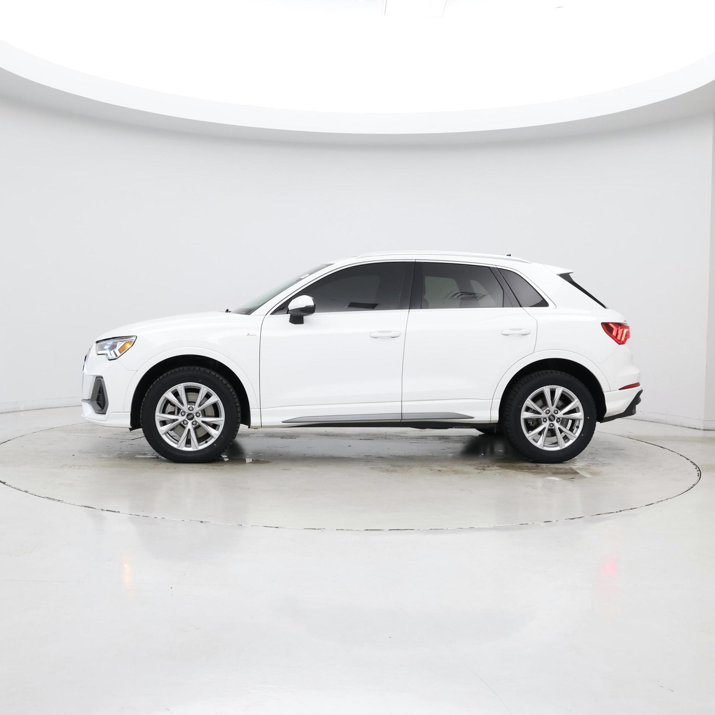 Thumbnail: 2023 Audi Q3 - 3