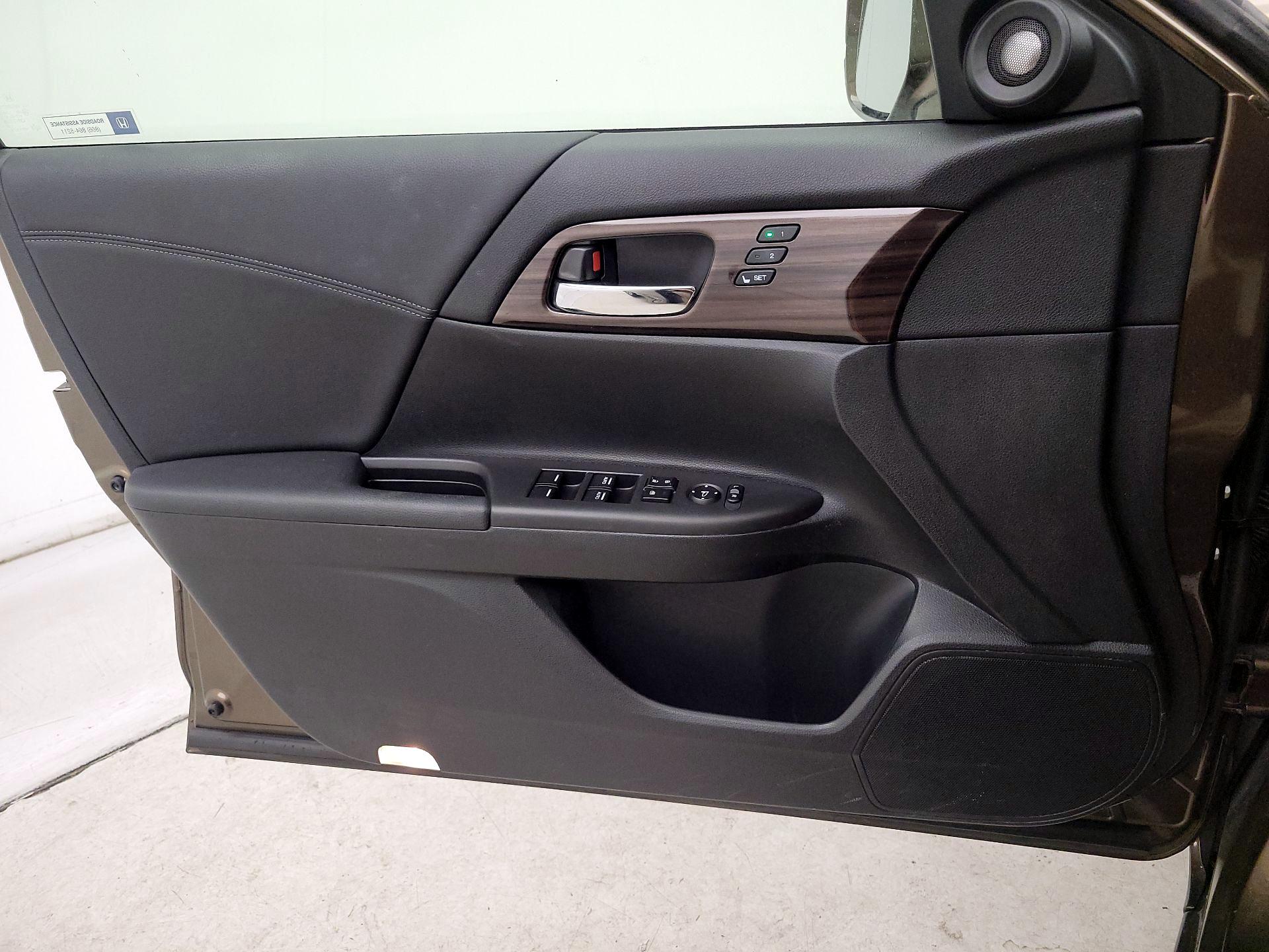 Thumbnail: 2017 Honda Accord - 12