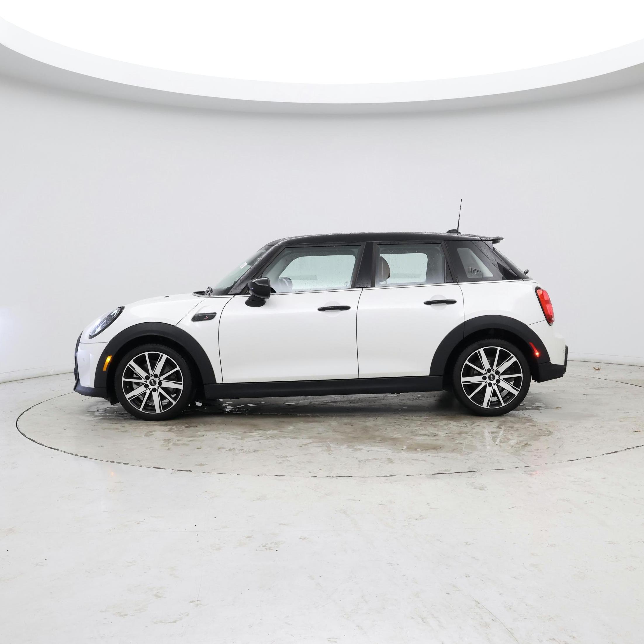 Thumbnail: 2024 MINI Cooper Hardtop - 3
