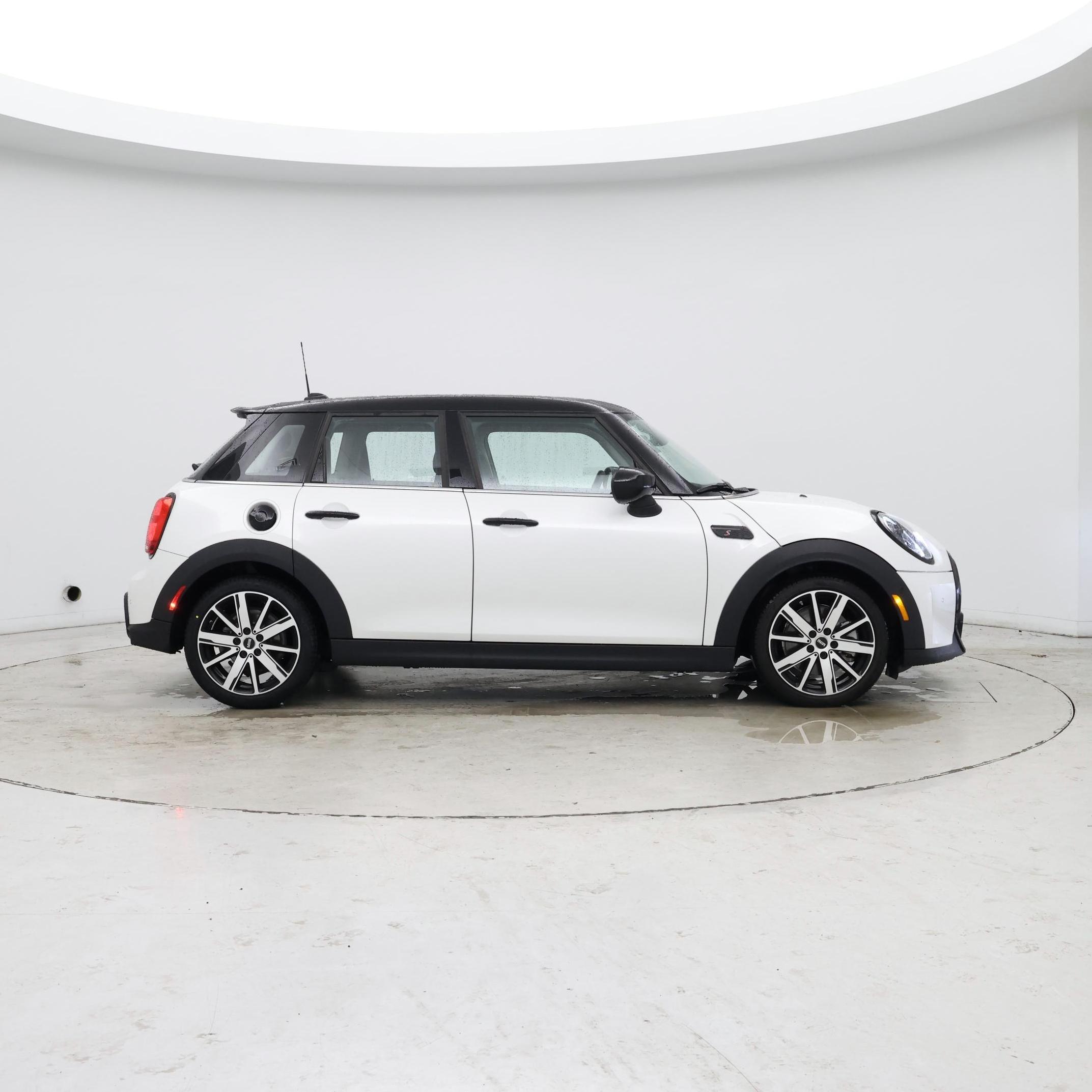 Thumbnail: 2024 MINI Cooper Hardtop - 7