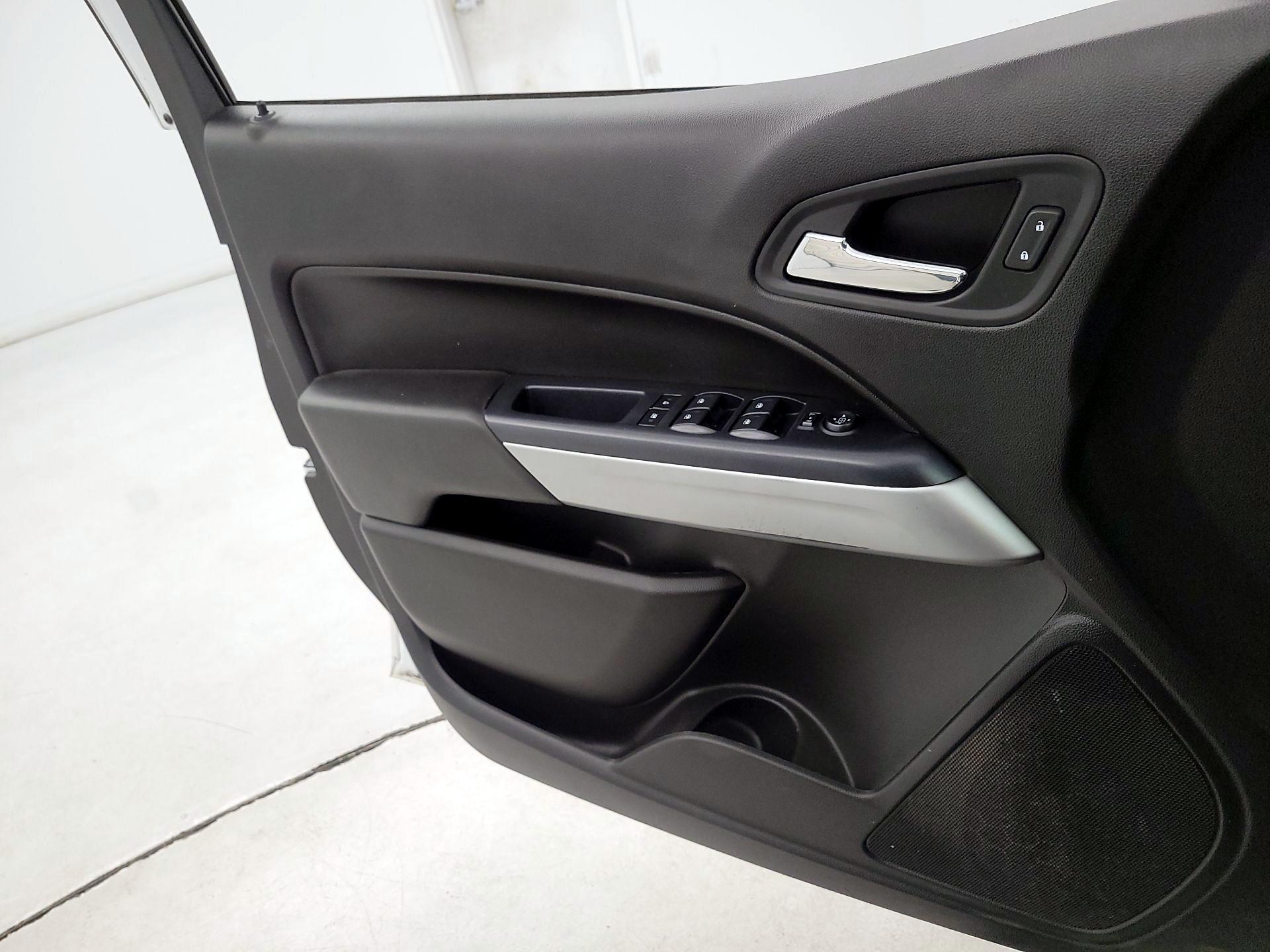 Thumbnail: 2021 Chevrolet Colorado - 12