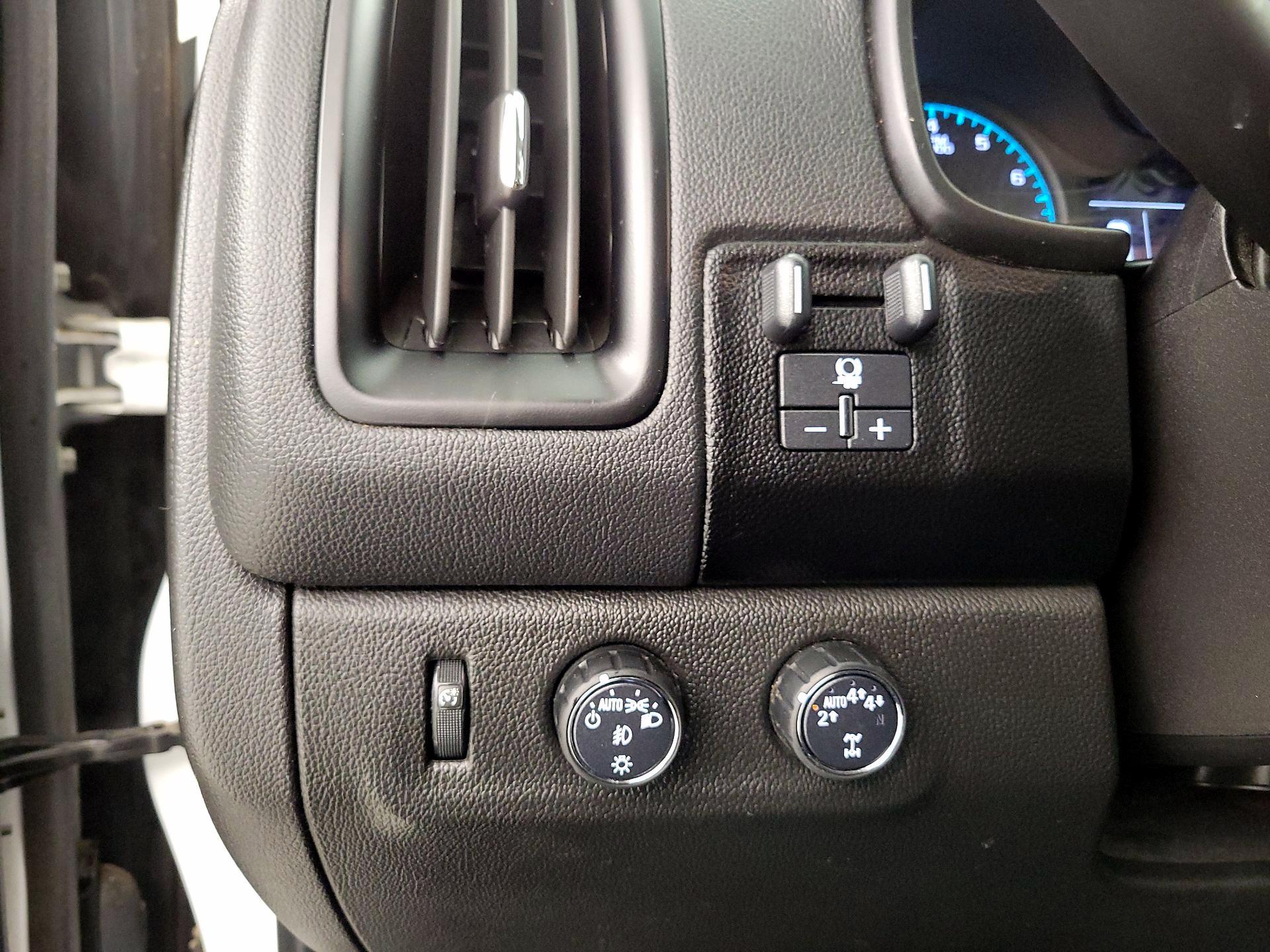 Thumbnail: 2021 Chevrolet Colorado - 13