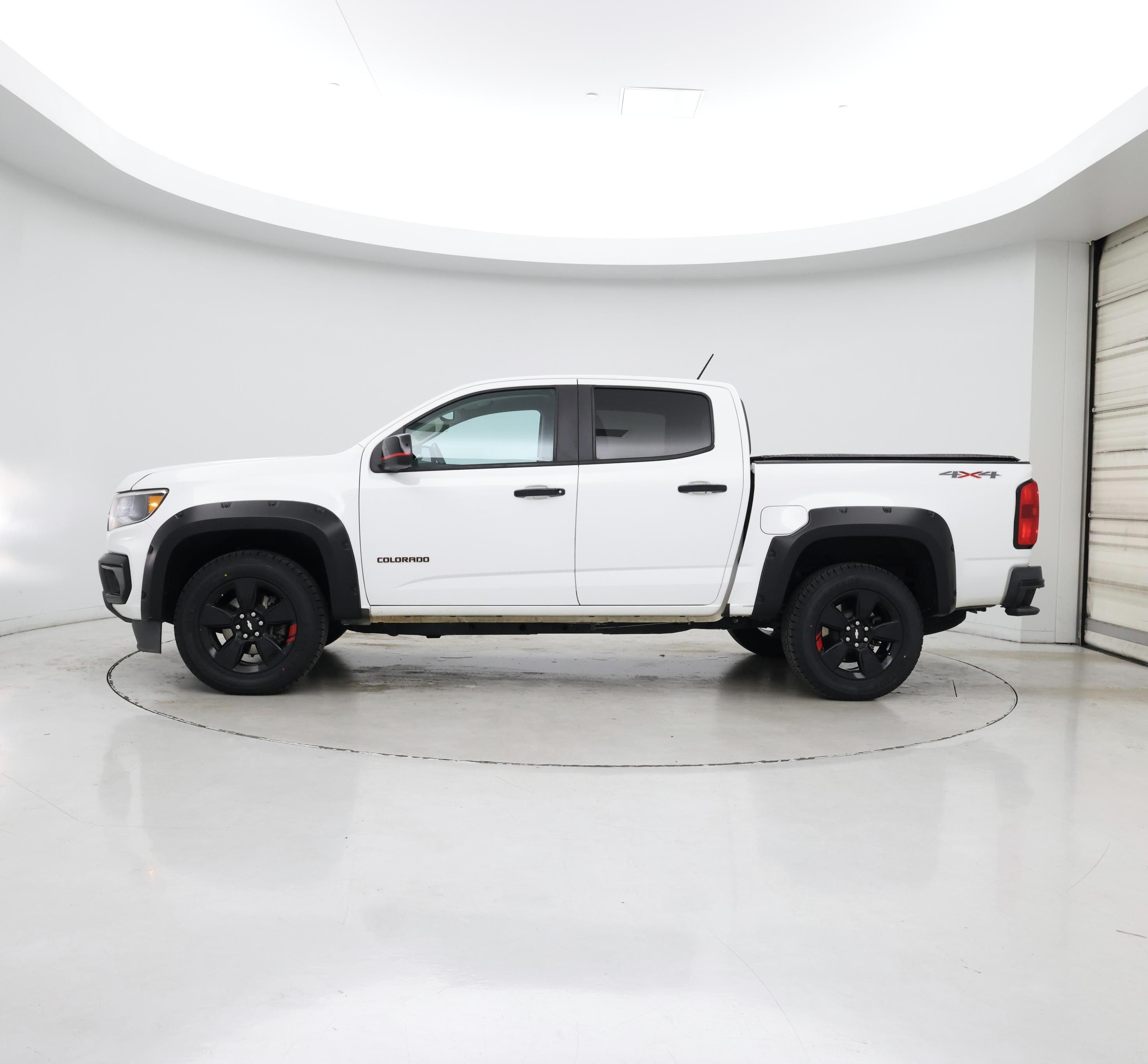 Thumbnail: 2021 Chevrolet Colorado - 3