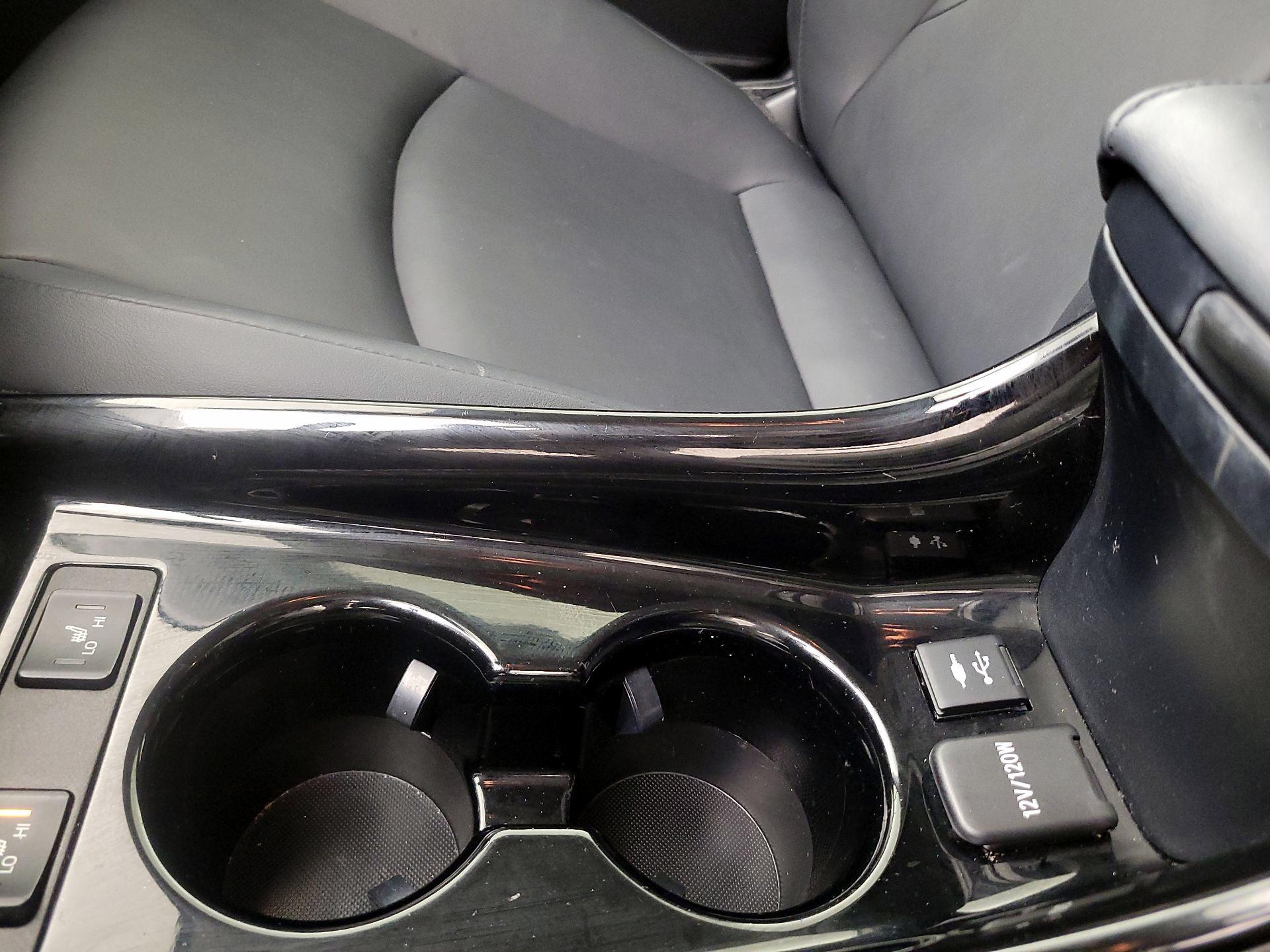 Thumbnail: 2022 Toyota Prius Prime - 19