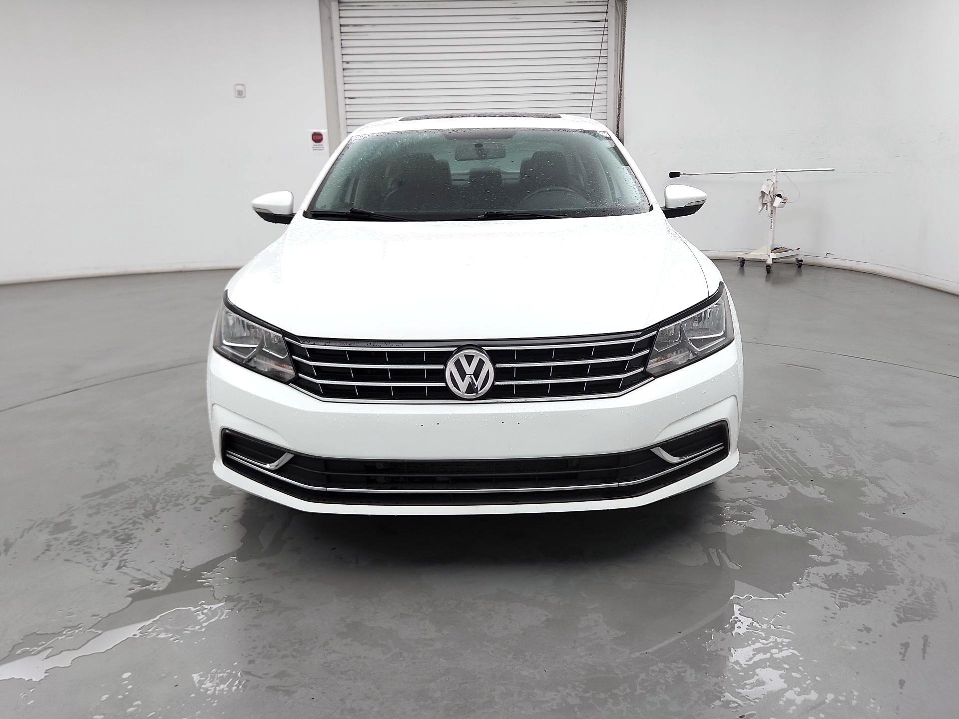 Thumbnail: 2016 Volkswagen Passat - 2