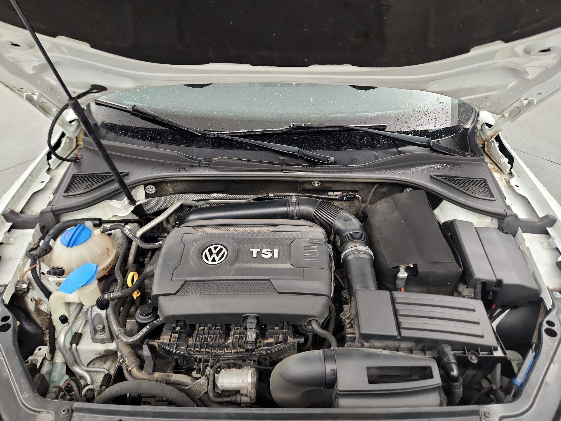 Thumbnail: 2016 Volkswagen Passat - 20