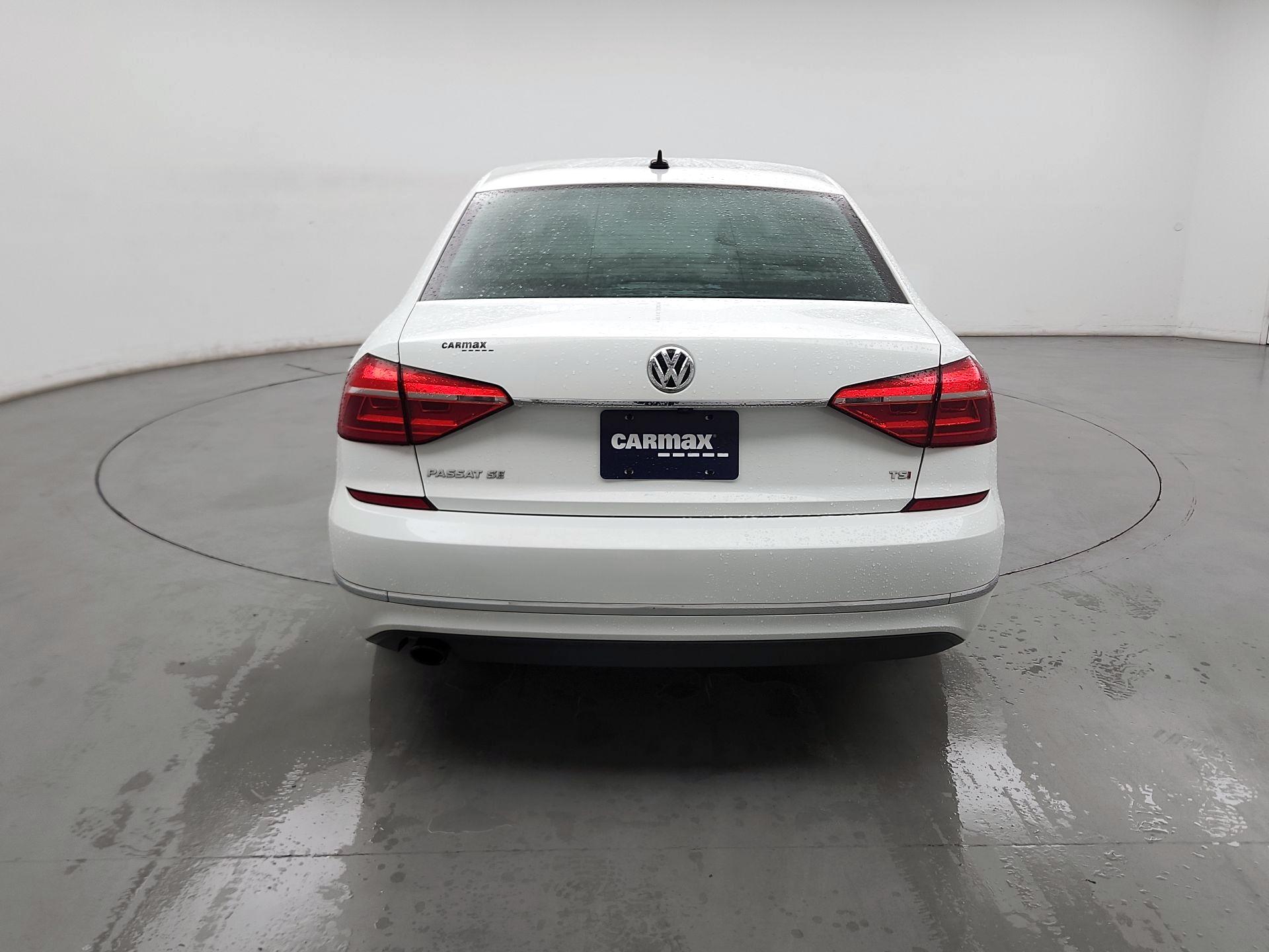 Thumbnail: 2016 Volkswagen Passat - 6