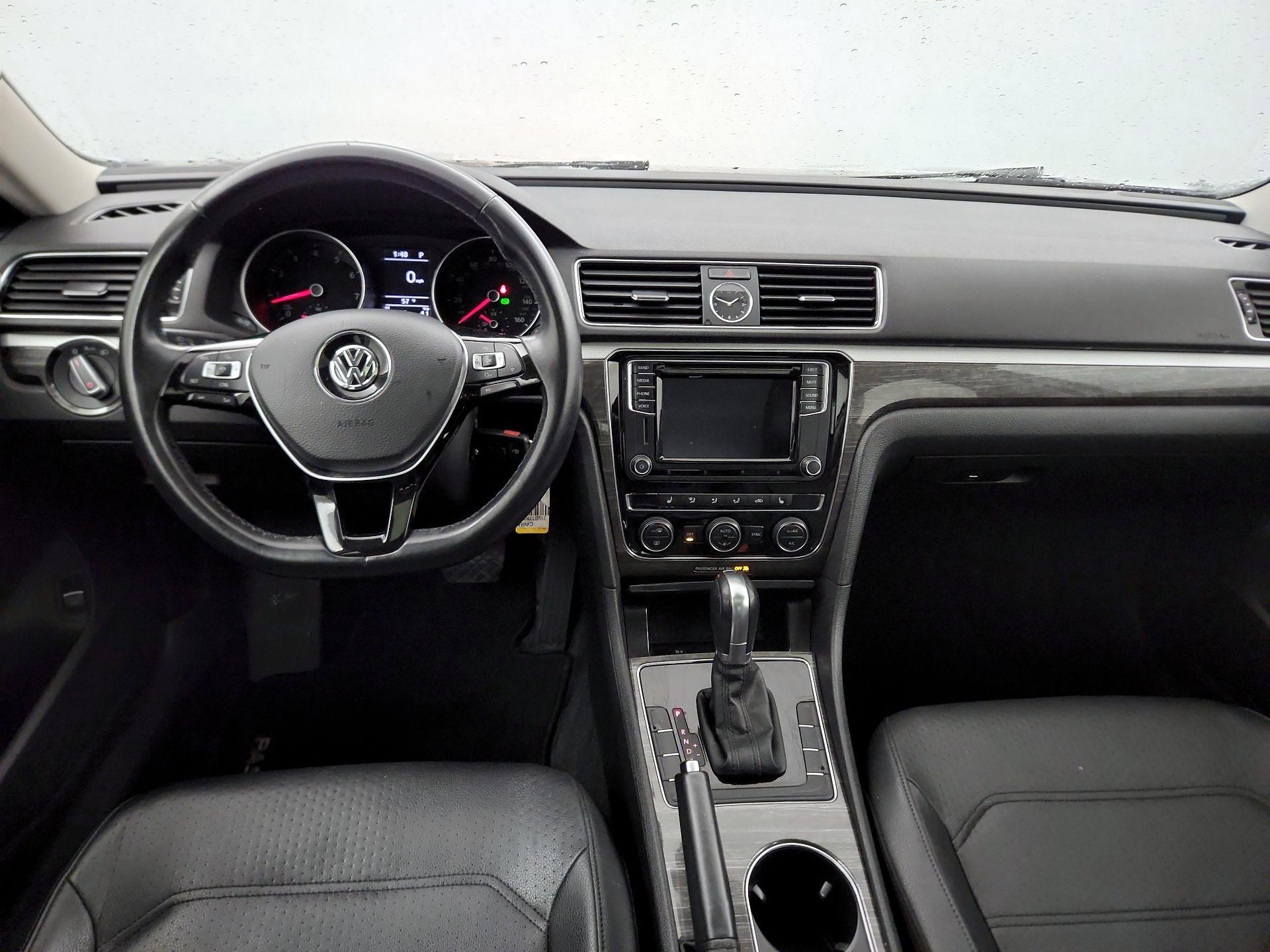 Thumbnail: 2016 Volkswagen Passat - 8