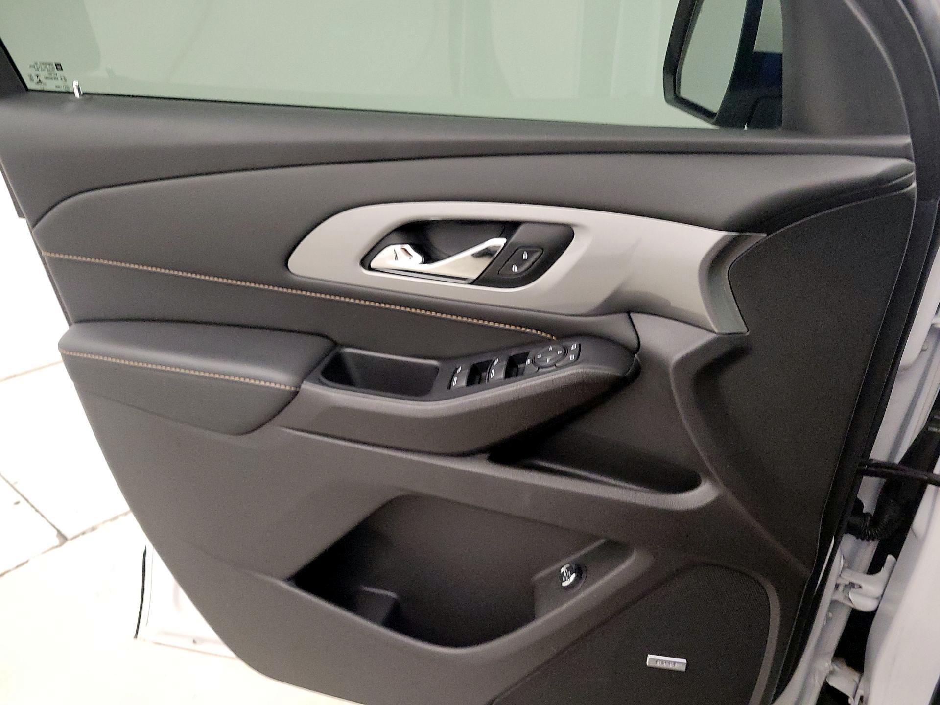 Thumbnail: 2021 Chevrolet Traverse - 12