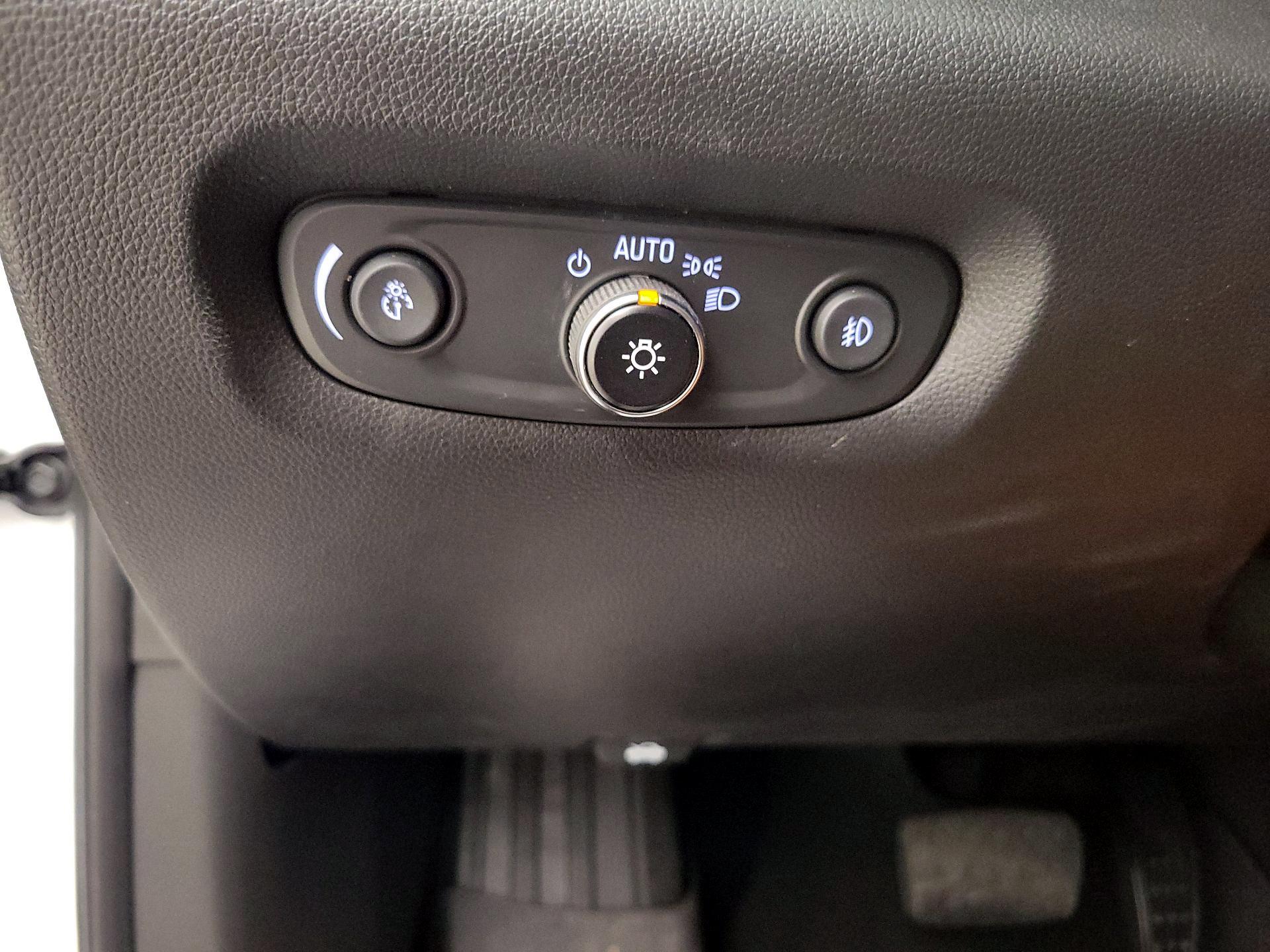 Thumbnail: 2021 Chevrolet Traverse - 13