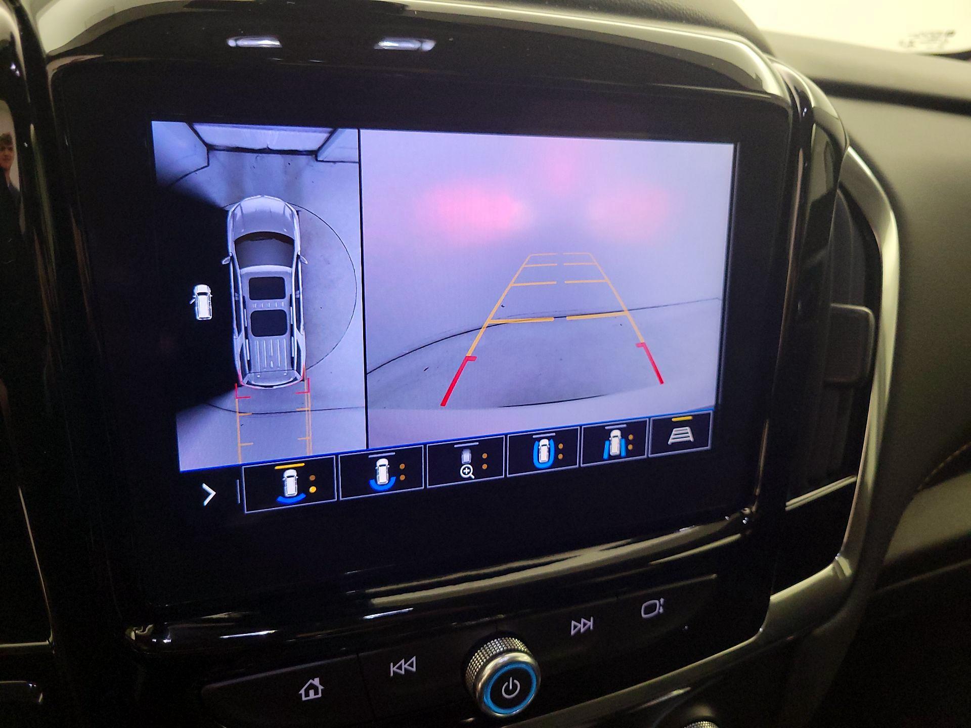 Thumbnail: 2021 Chevrolet Traverse - 14