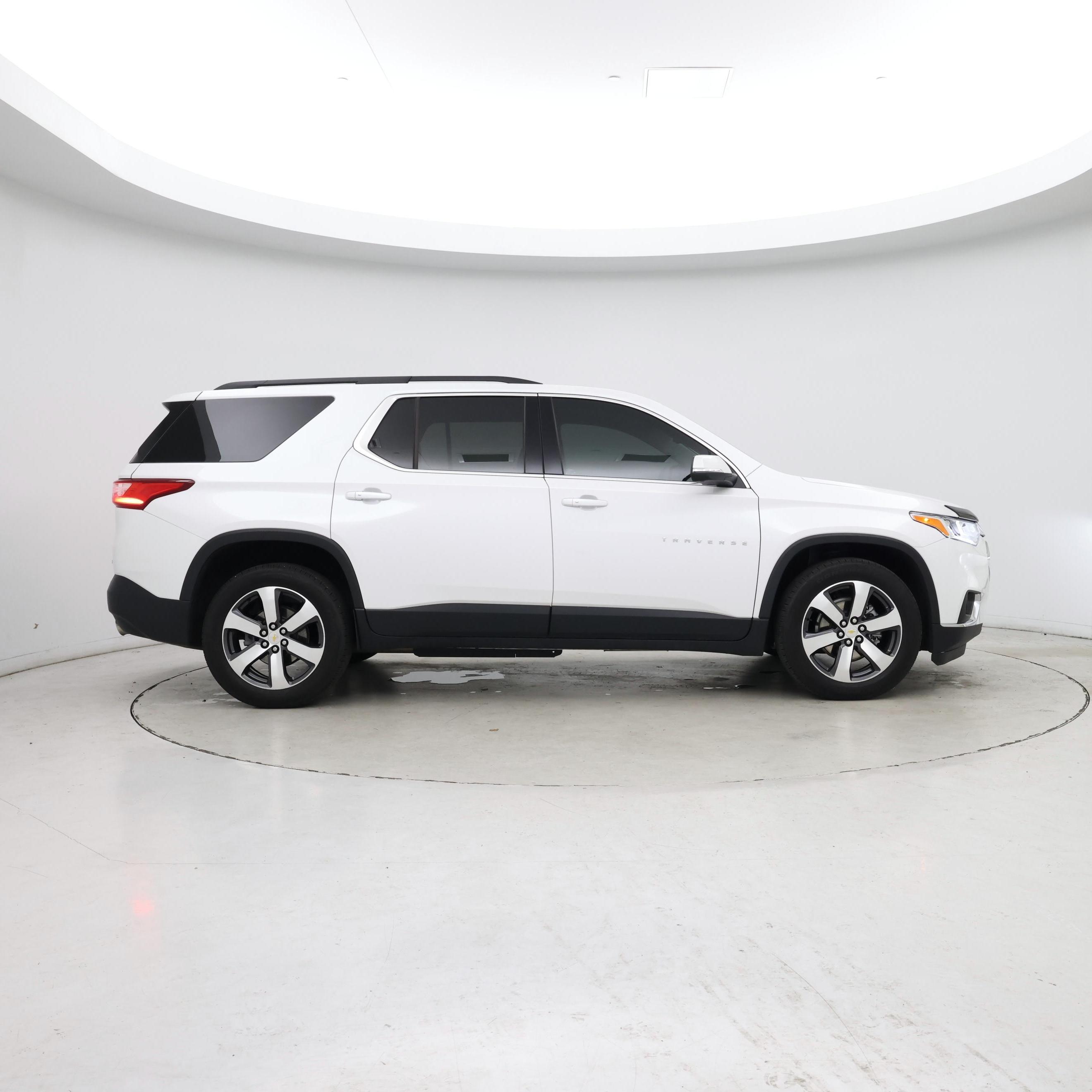 Thumbnail: 2021 Chevrolet Traverse - 7