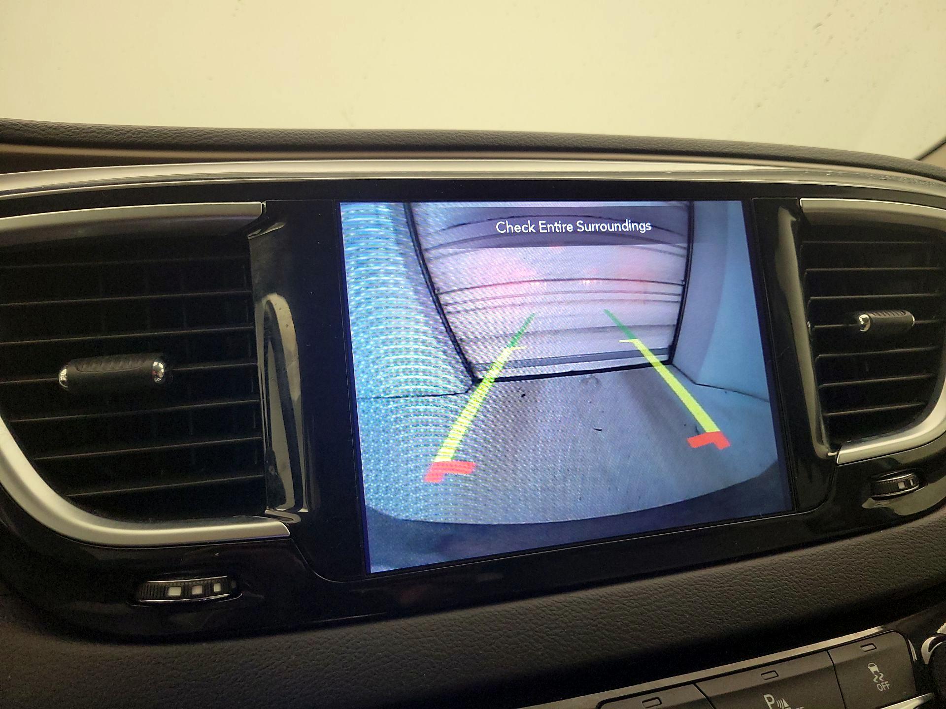 Thumbnail: 2018 Chrysler Pacifica - 15