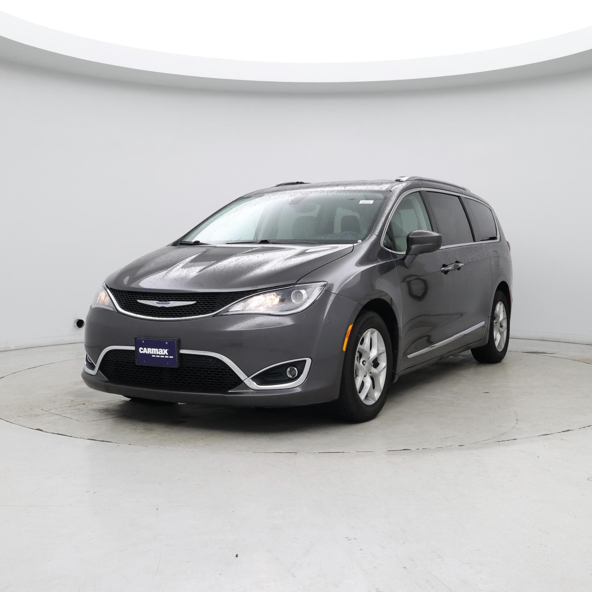 Thumbnail: 2018 Chrysler Pacifica - 4