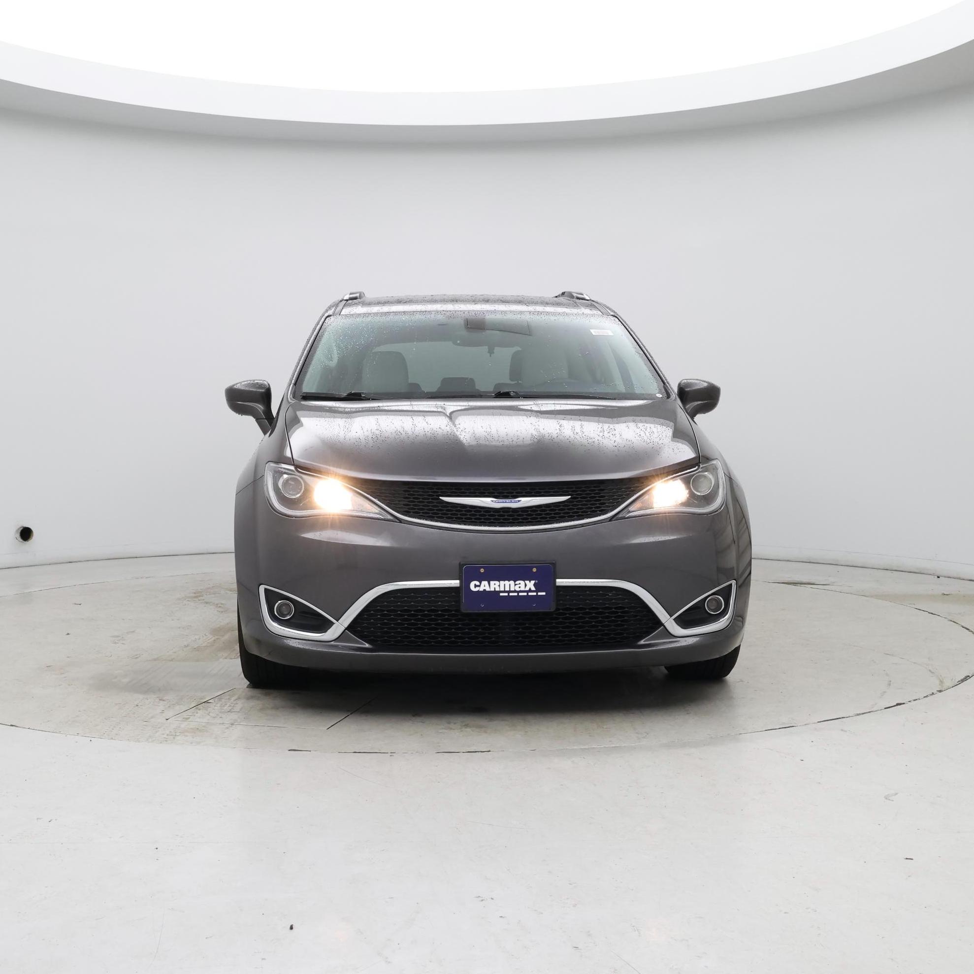 Thumbnail: 2018 Chrysler Pacifica - 5