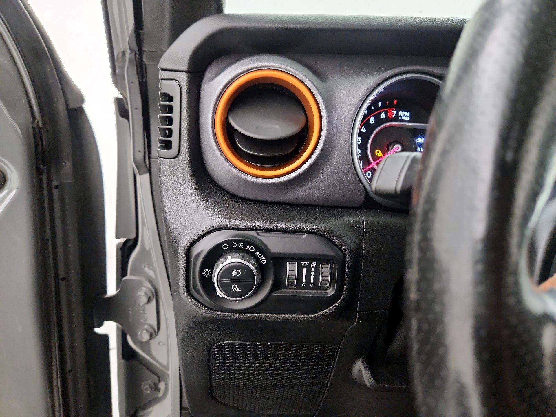 Thumbnail: 2020 Jeep Gladiator - 13