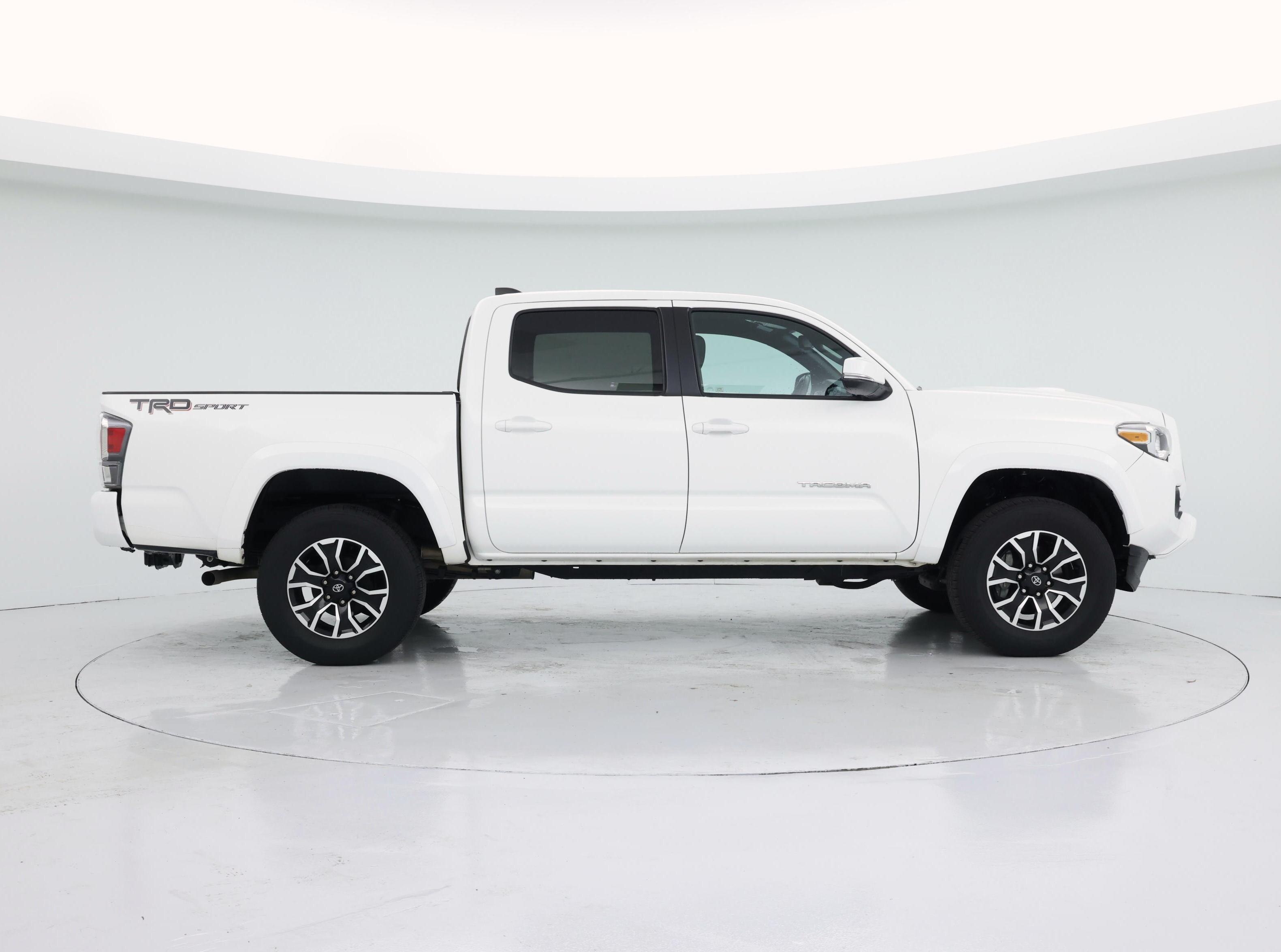 Thumbnail: 2021 Toyota Tacoma - 7