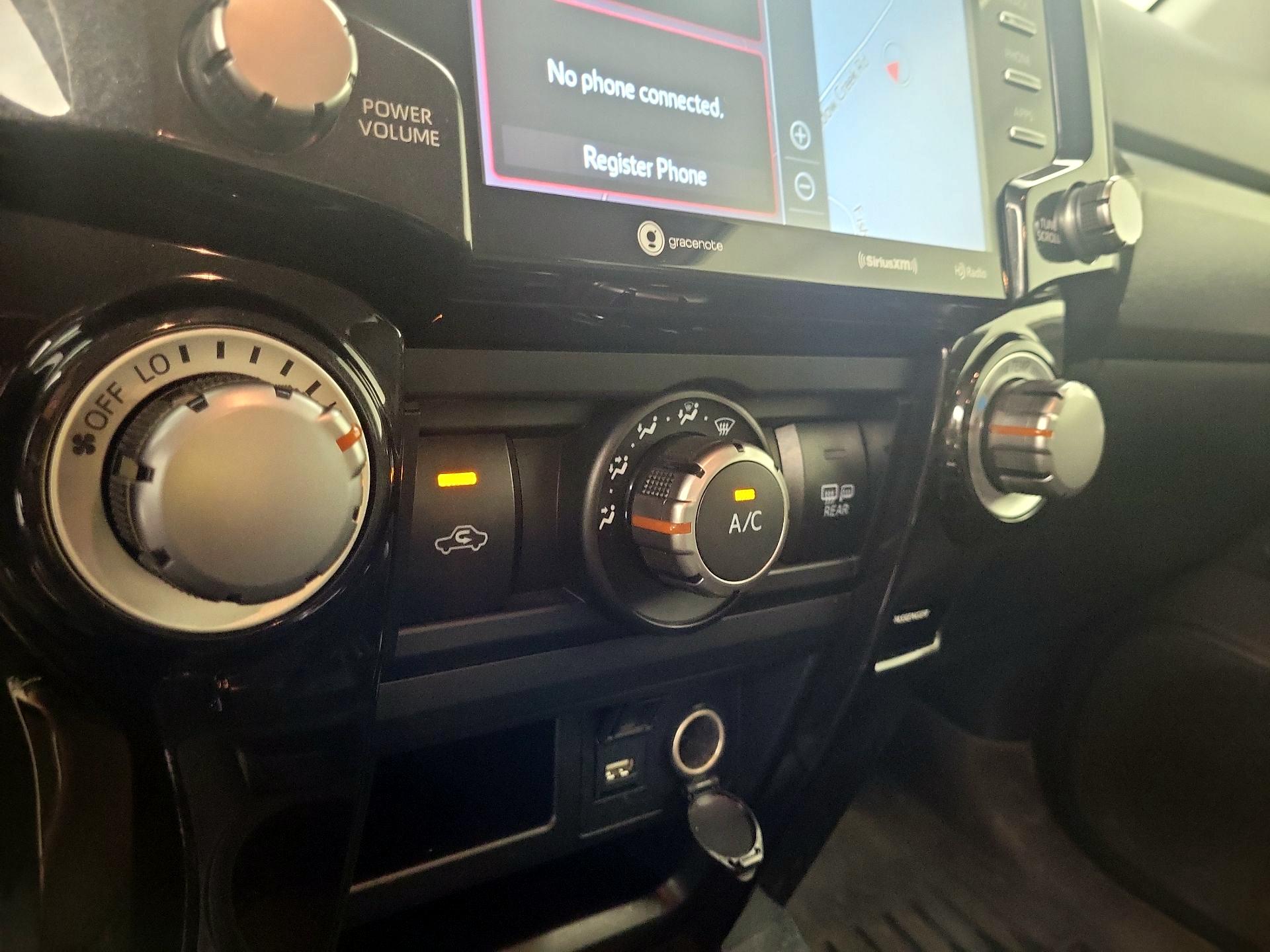 Thumbnail: 2022 Toyota 4Runner - 17