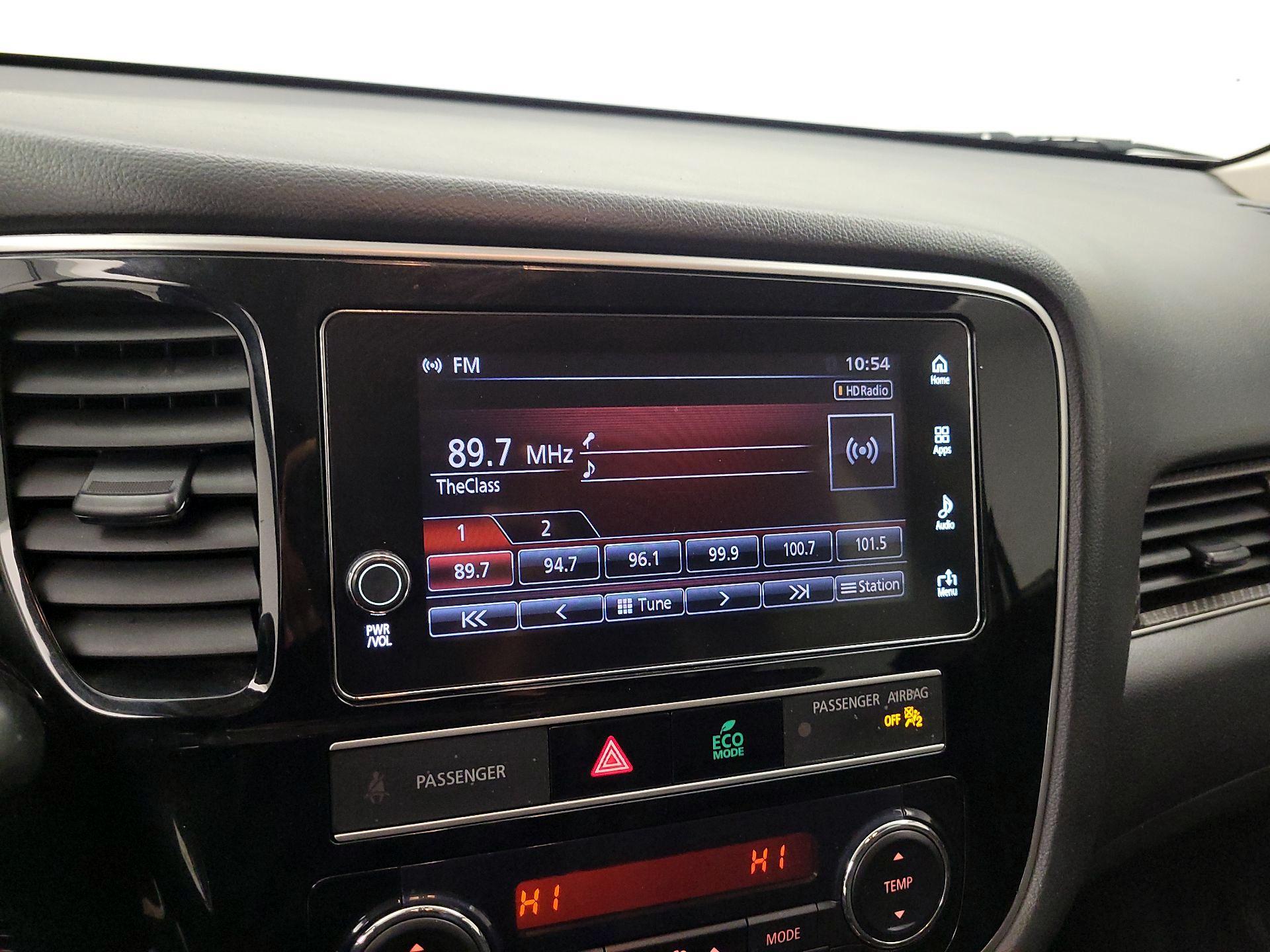 Thumbnail: 2019 Mitsubishi Outlander - 14