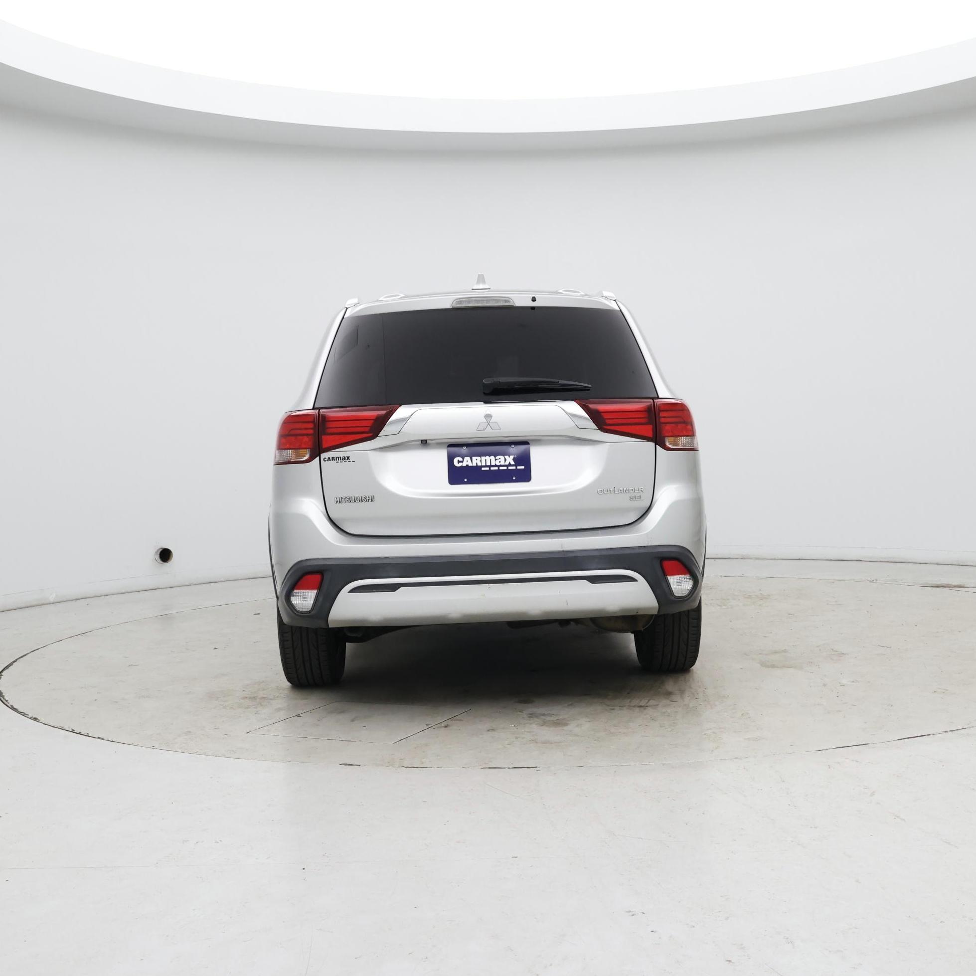 Thumbnail: 2019 Mitsubishi Outlander - 6