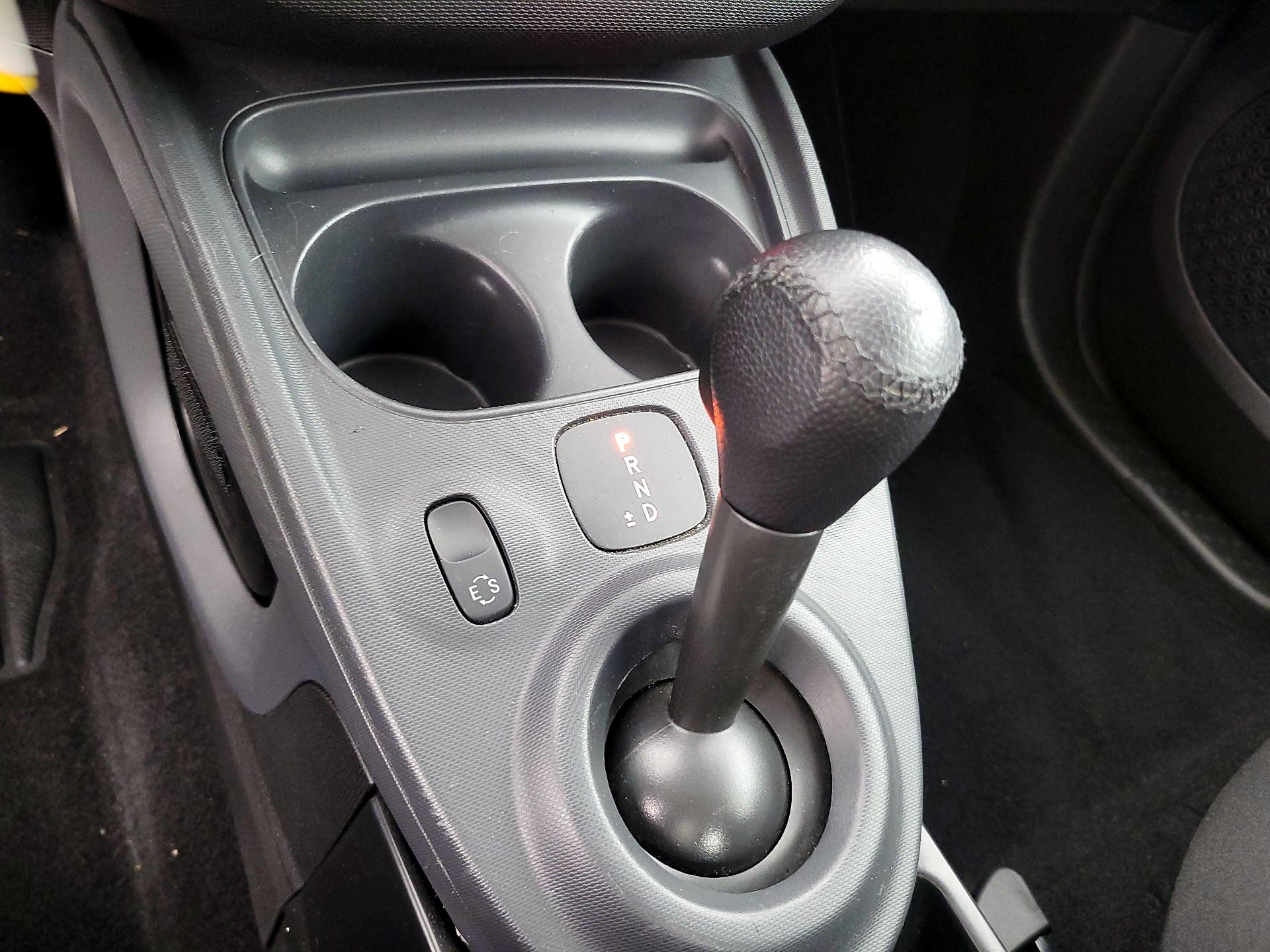 Thumbnail: 2017 smart fortwo - 16