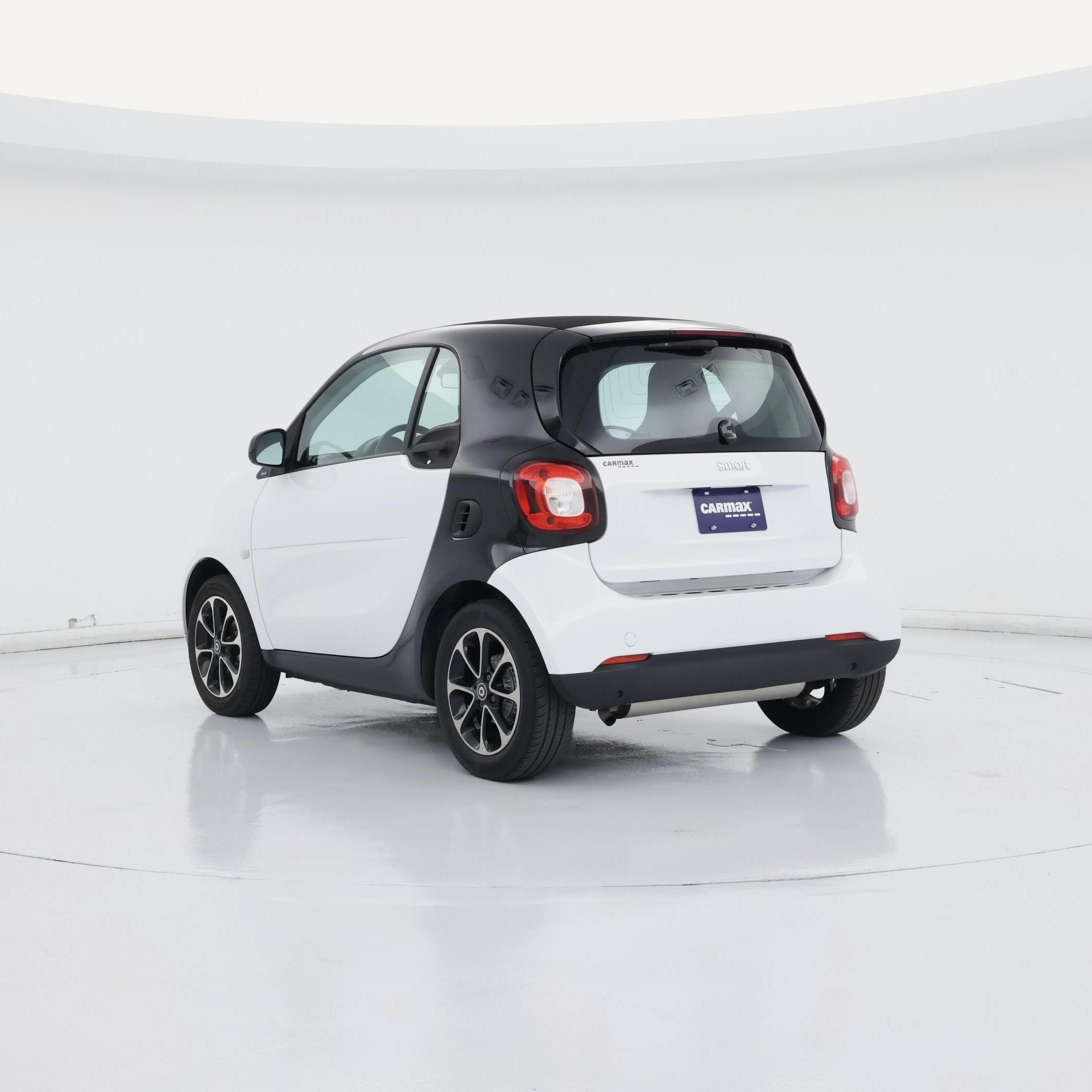 Thumbnail: 2017 smart fortwo - 2