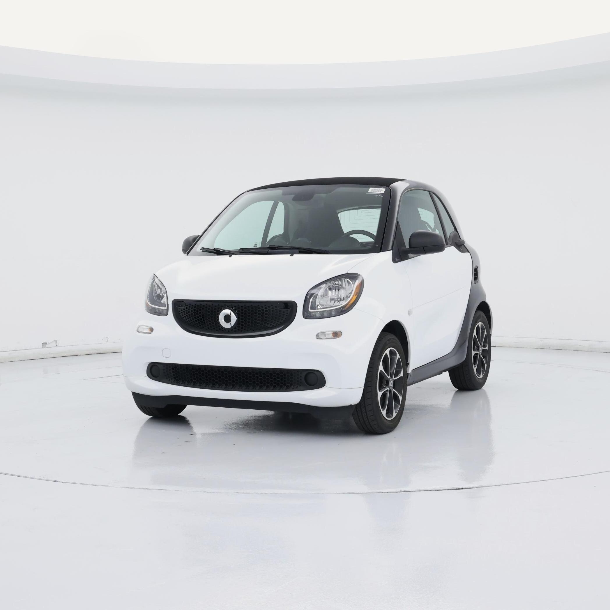 Thumbnail: 2017 smart fortwo - 4