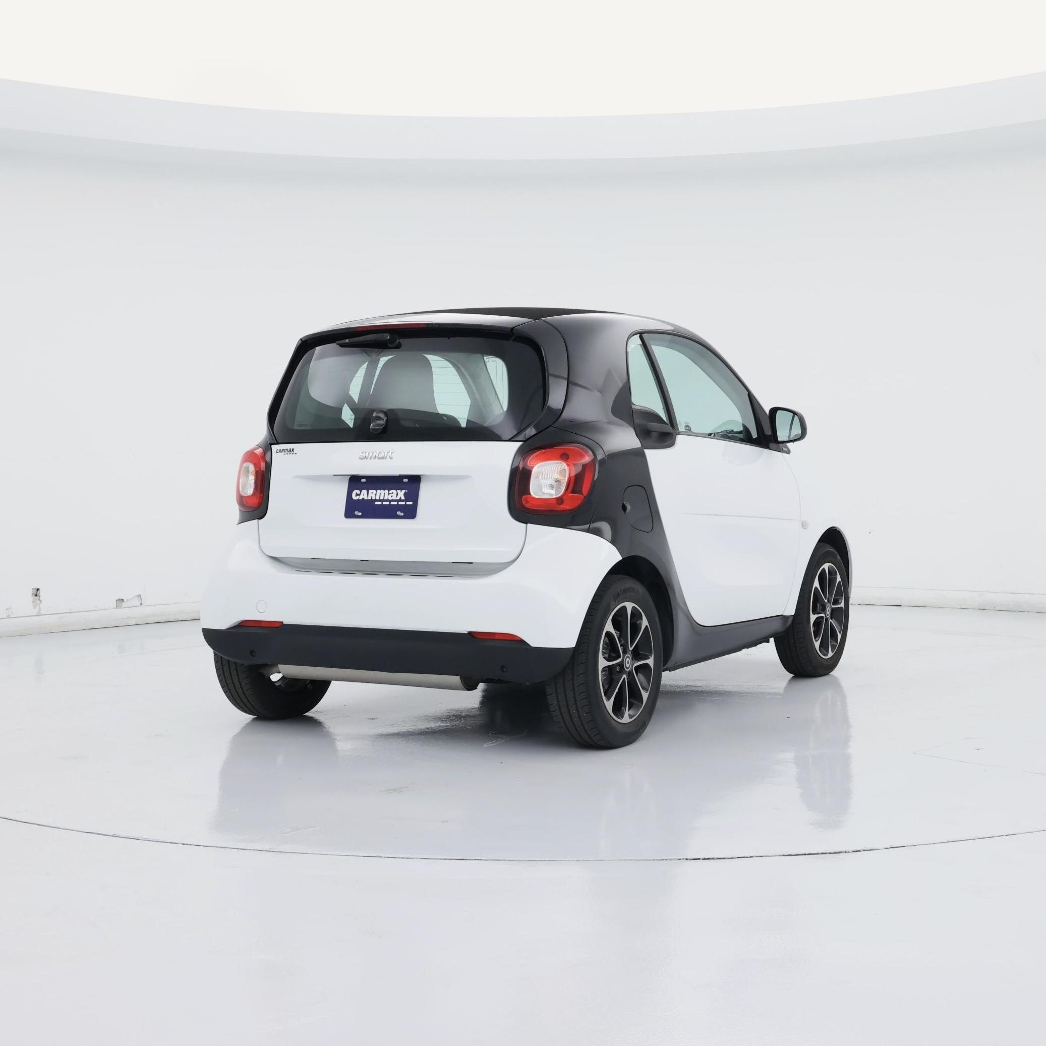 Thumbnail: 2017 smart fortwo - 8