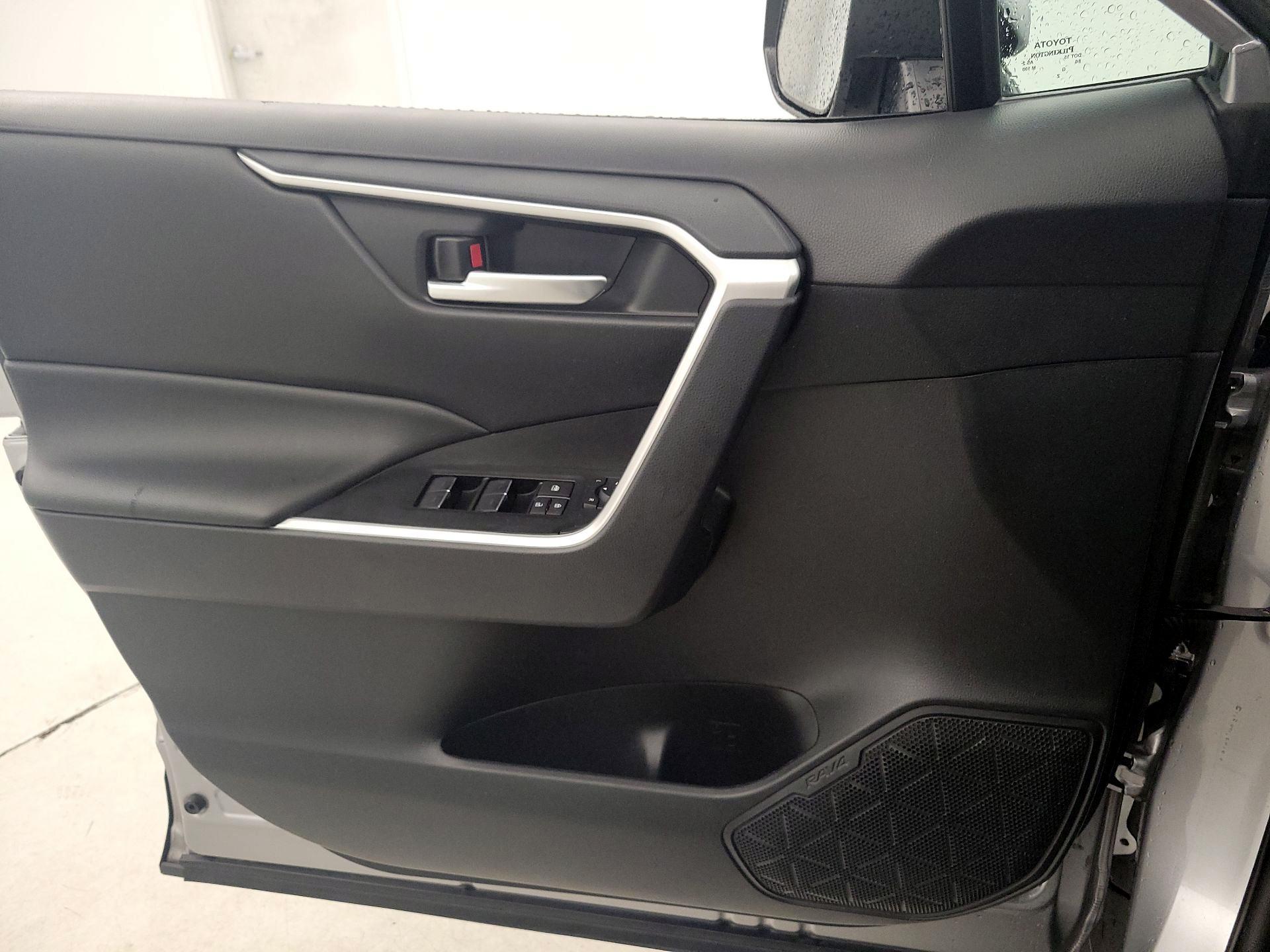 Thumbnail: 2023 Toyota RAV4 - 12