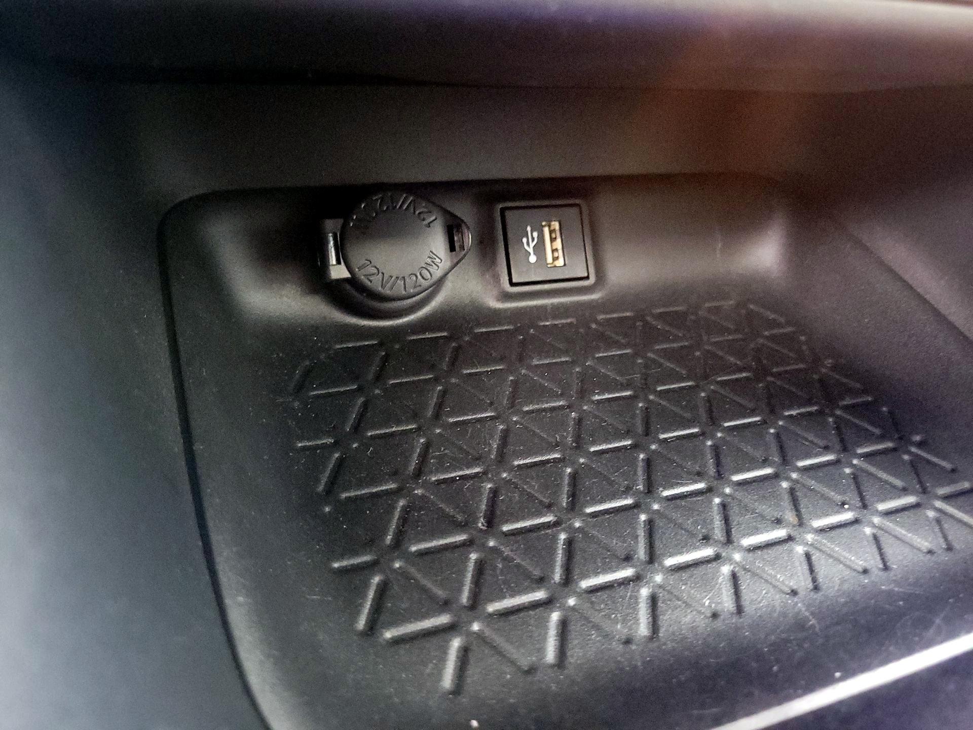 Thumbnail: 2023 Toyota RAV4 - 18