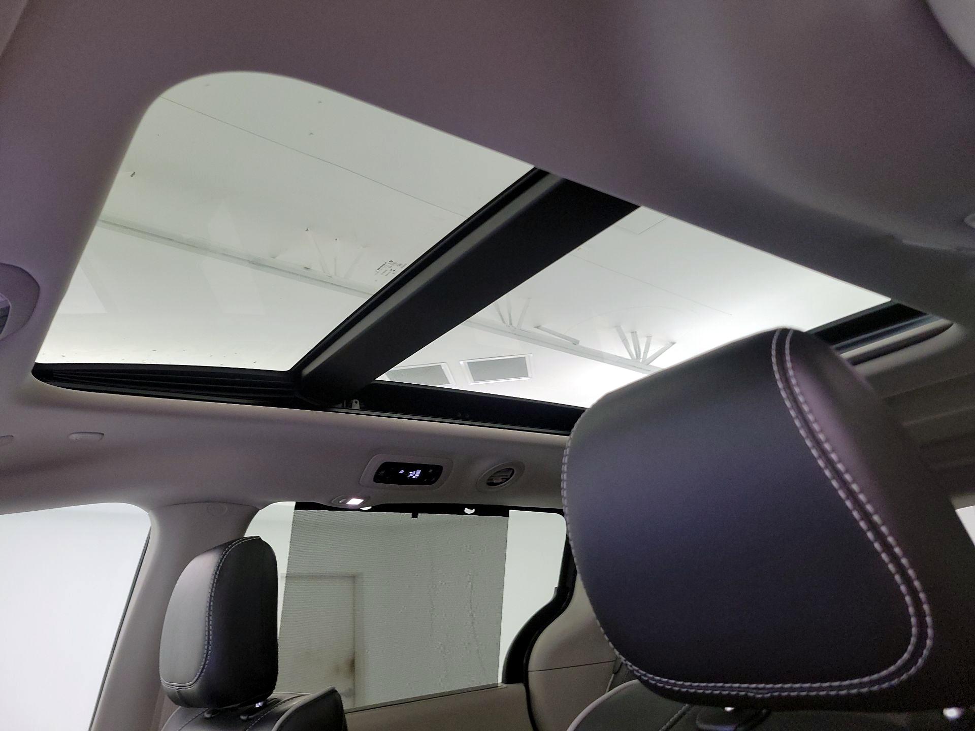 Thumbnail: 2023 Chrysler Pacifica - 20