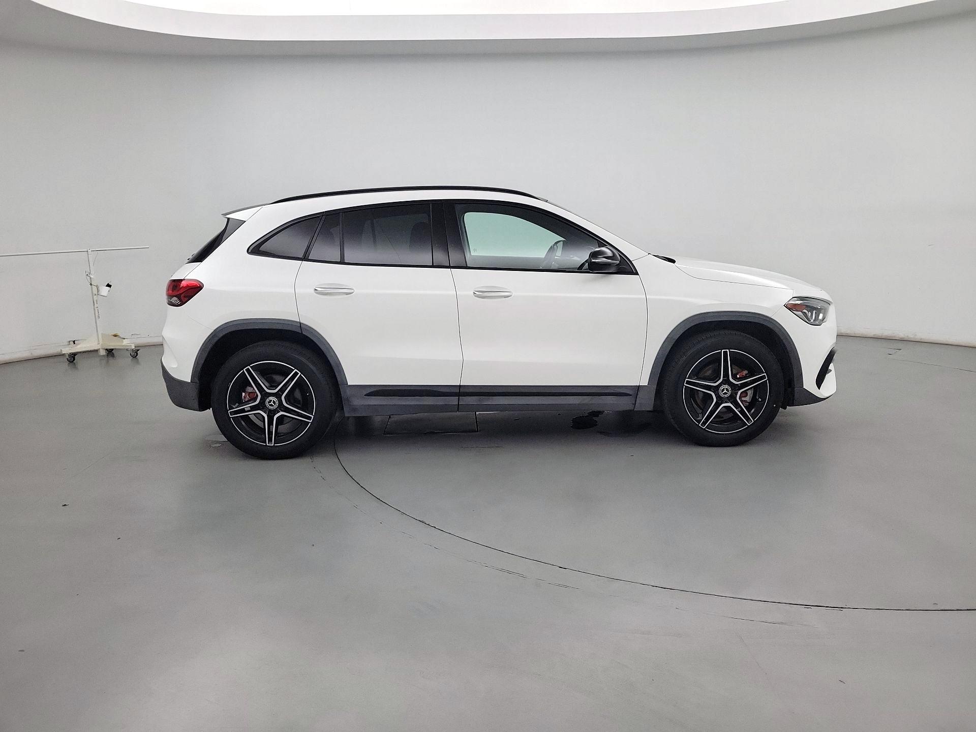 Thumbnail: 2021 Mercedes-Benz GLA - 4