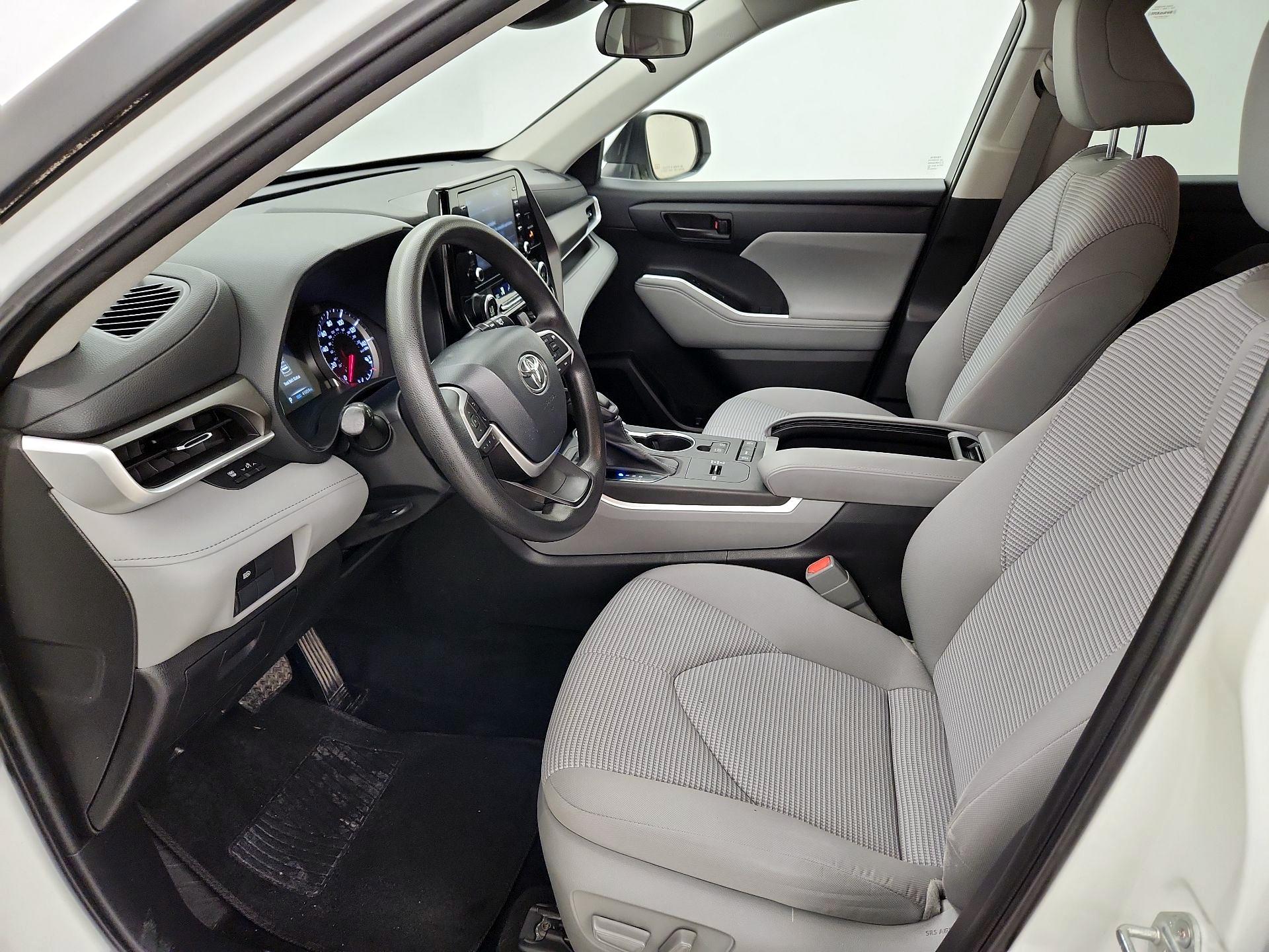 Thumbnail: 2022 Toyota Highlander - 9