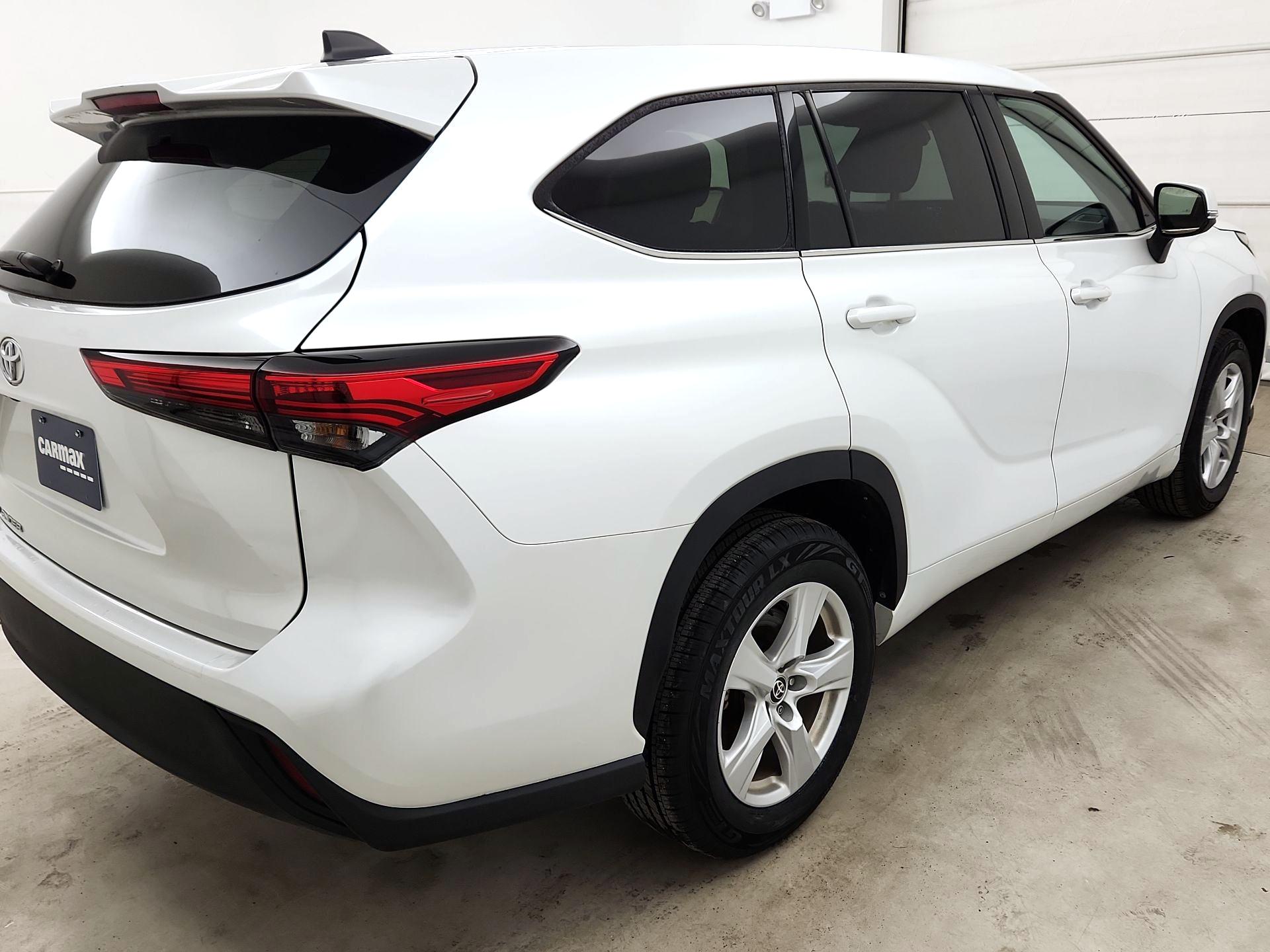 Thumbnail: 2022 Toyota Highlander - 5