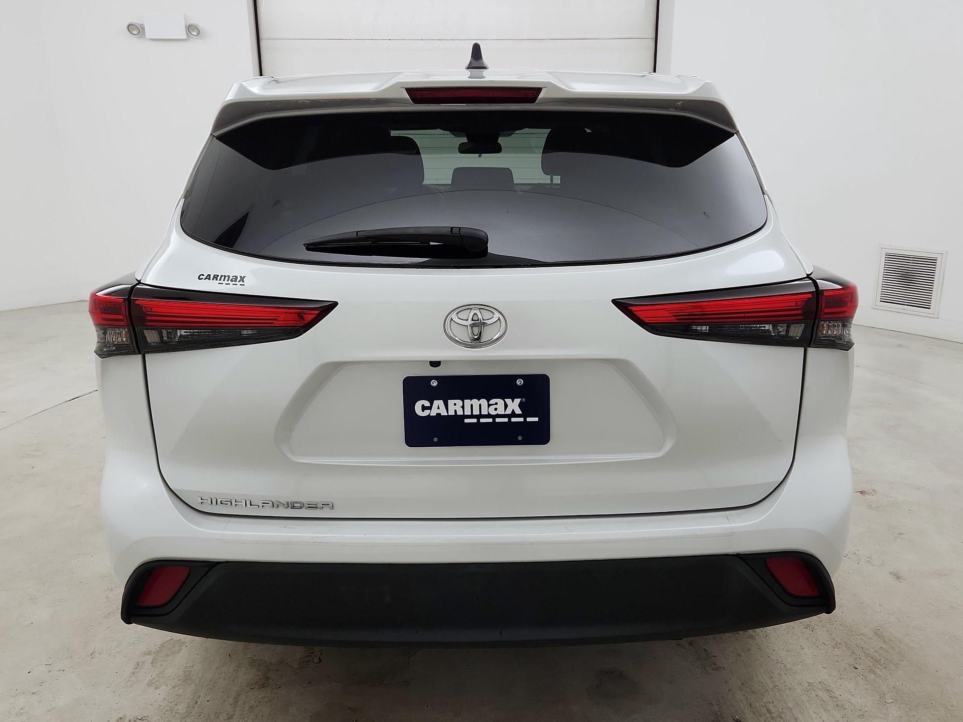 Thumbnail: 2022 Toyota Highlander - 6