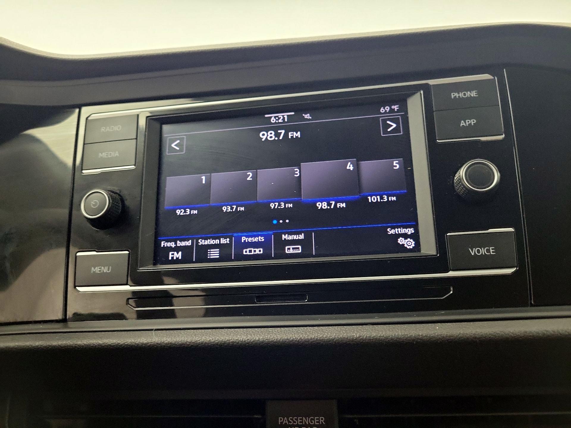 Thumbnail: 2024 Volkswagen Jetta - 13