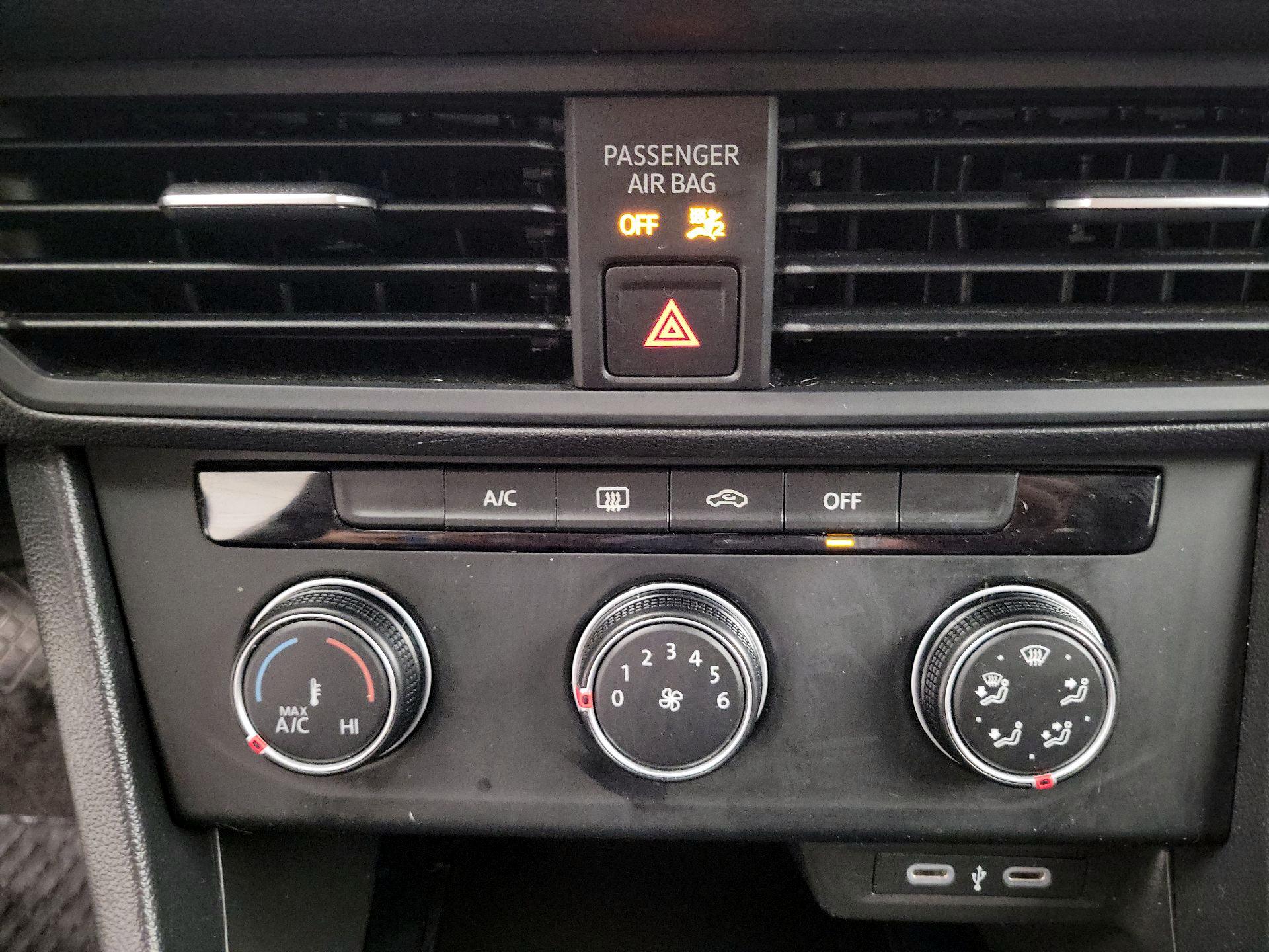 Thumbnail: 2024 Volkswagen Jetta - 14