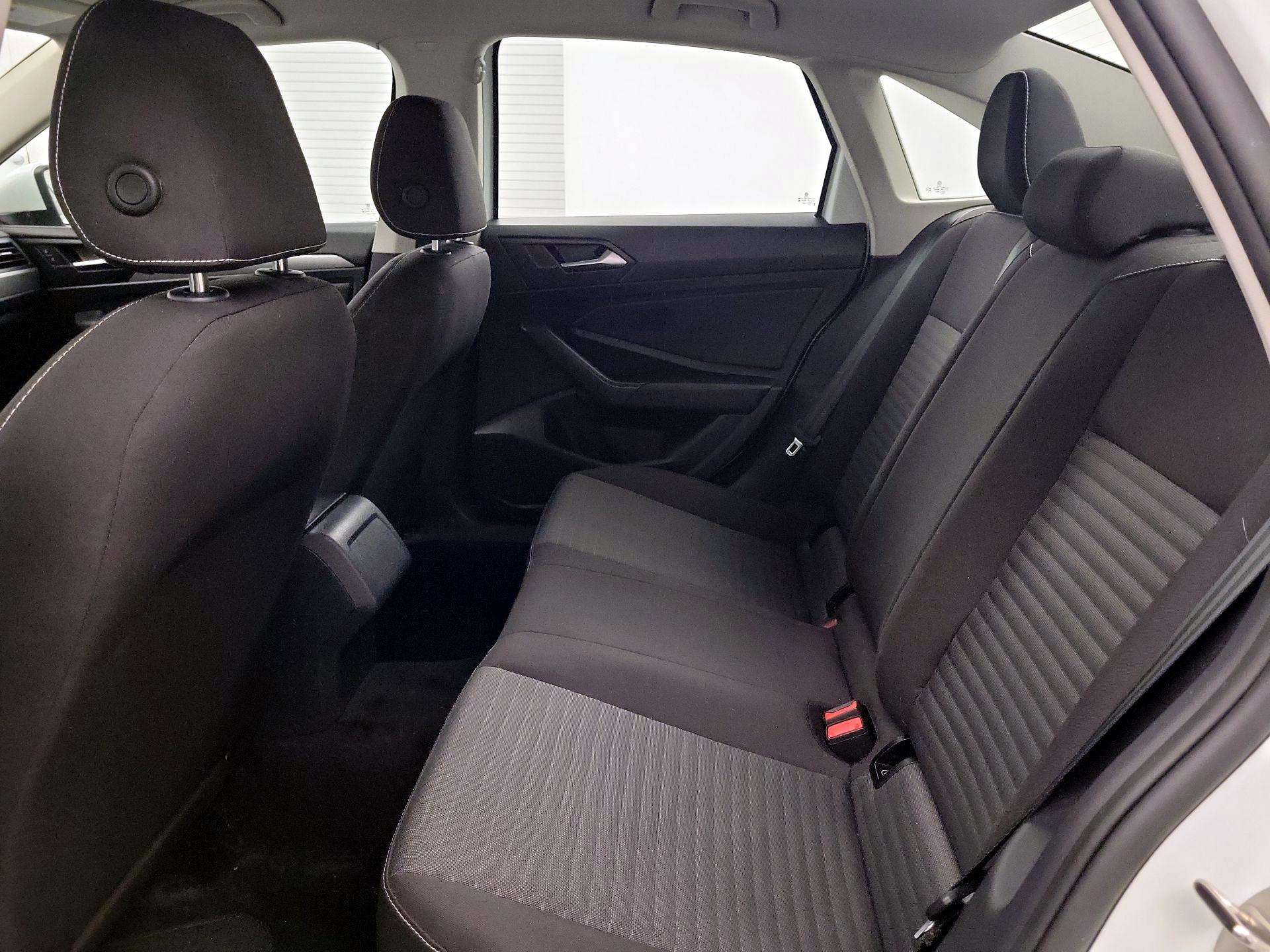 Thumbnail: 2024 Volkswagen Jetta - 17