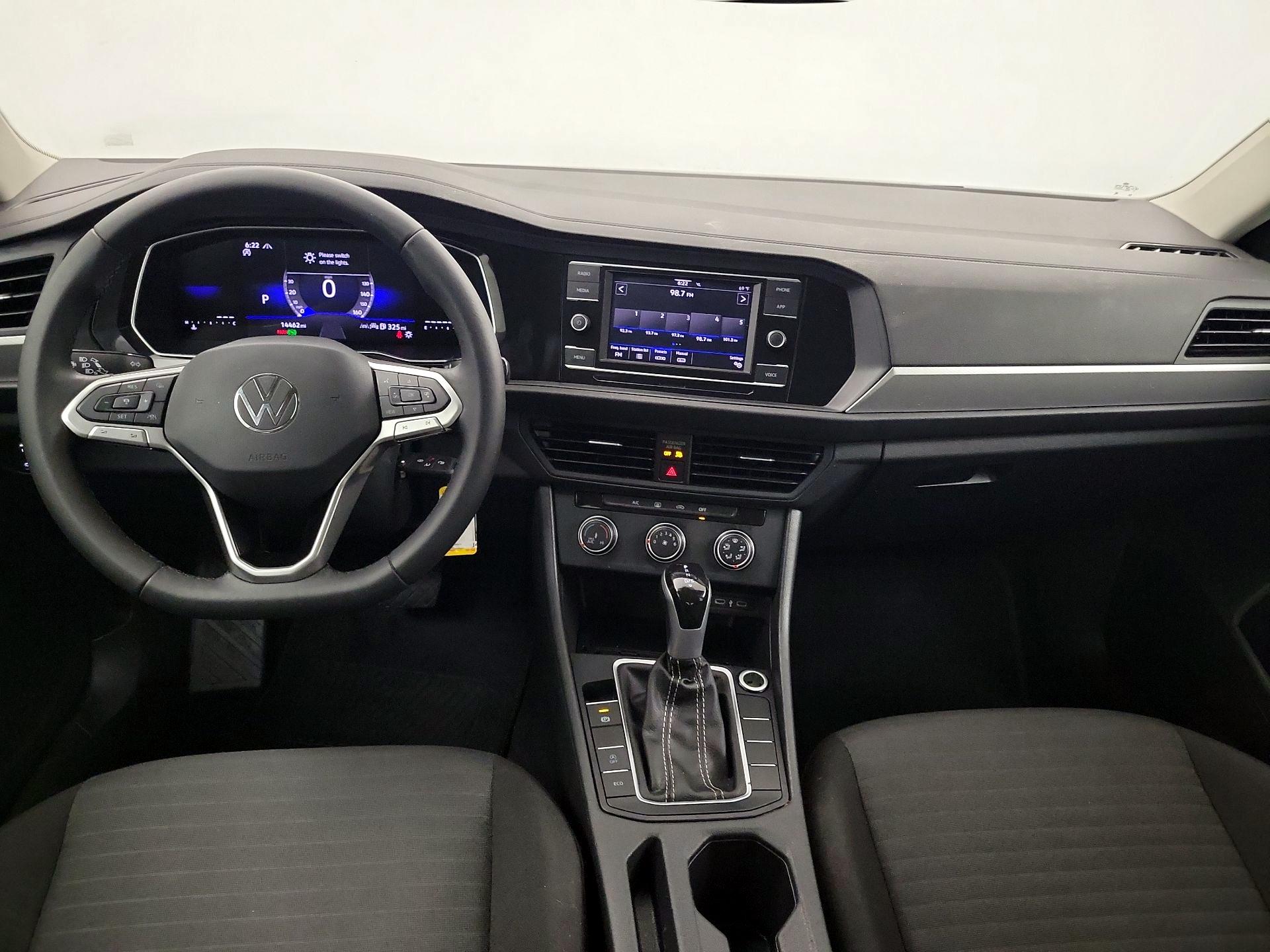 Thumbnail: 2024 Volkswagen Jetta - 8