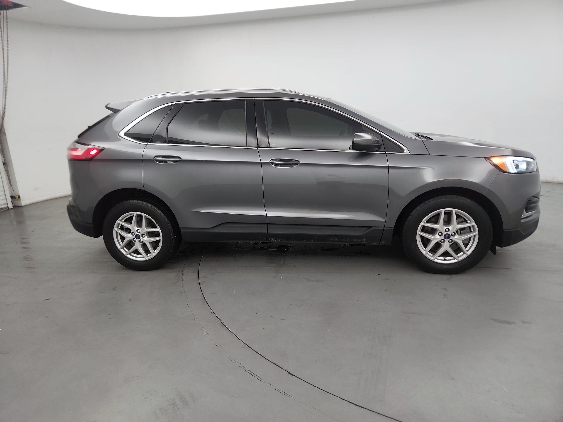 Thumbnail: 2021 Ford Edge - 4