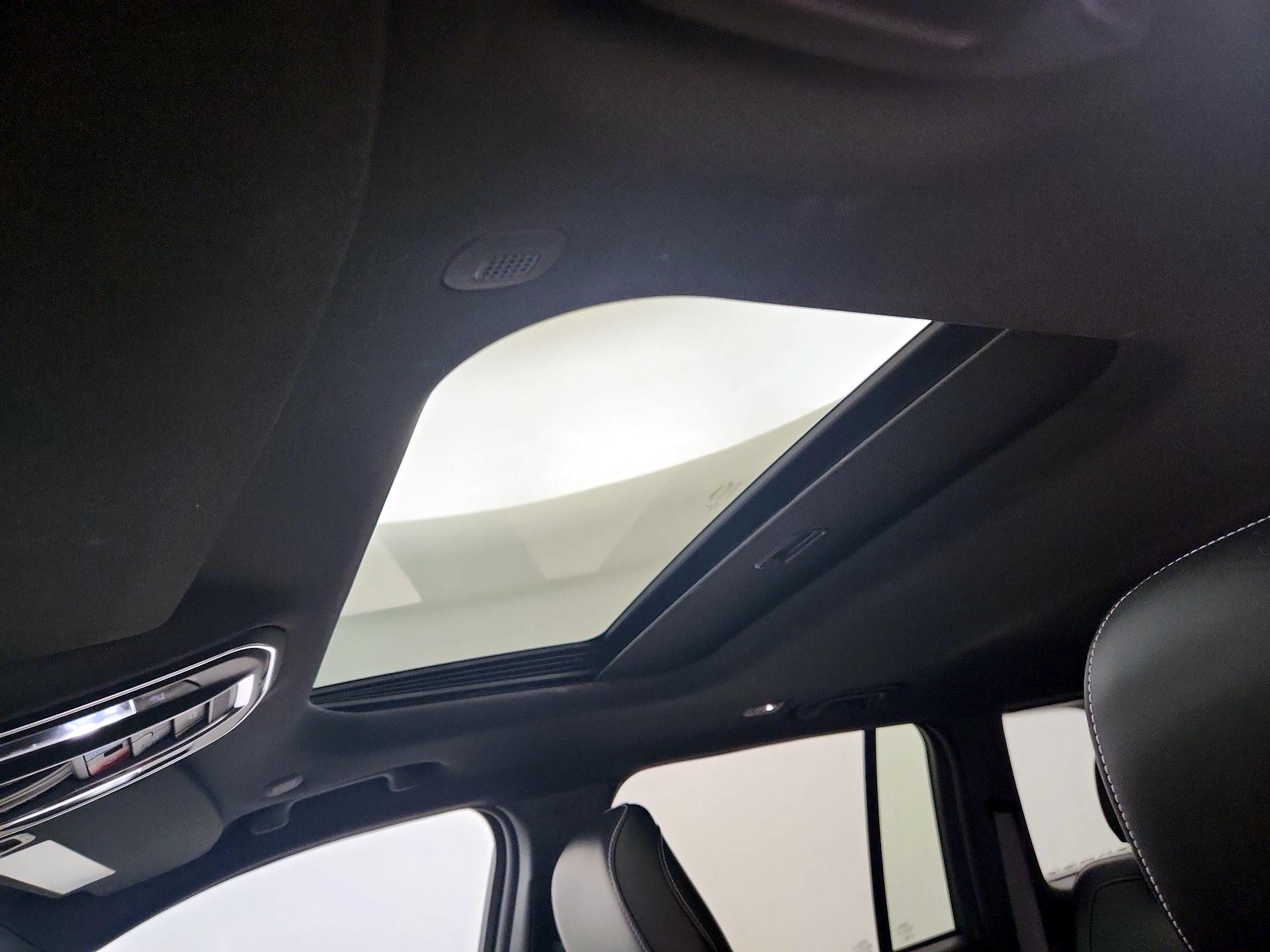 Thumbnail: 2023 Jeep Grand Cherokee - 19