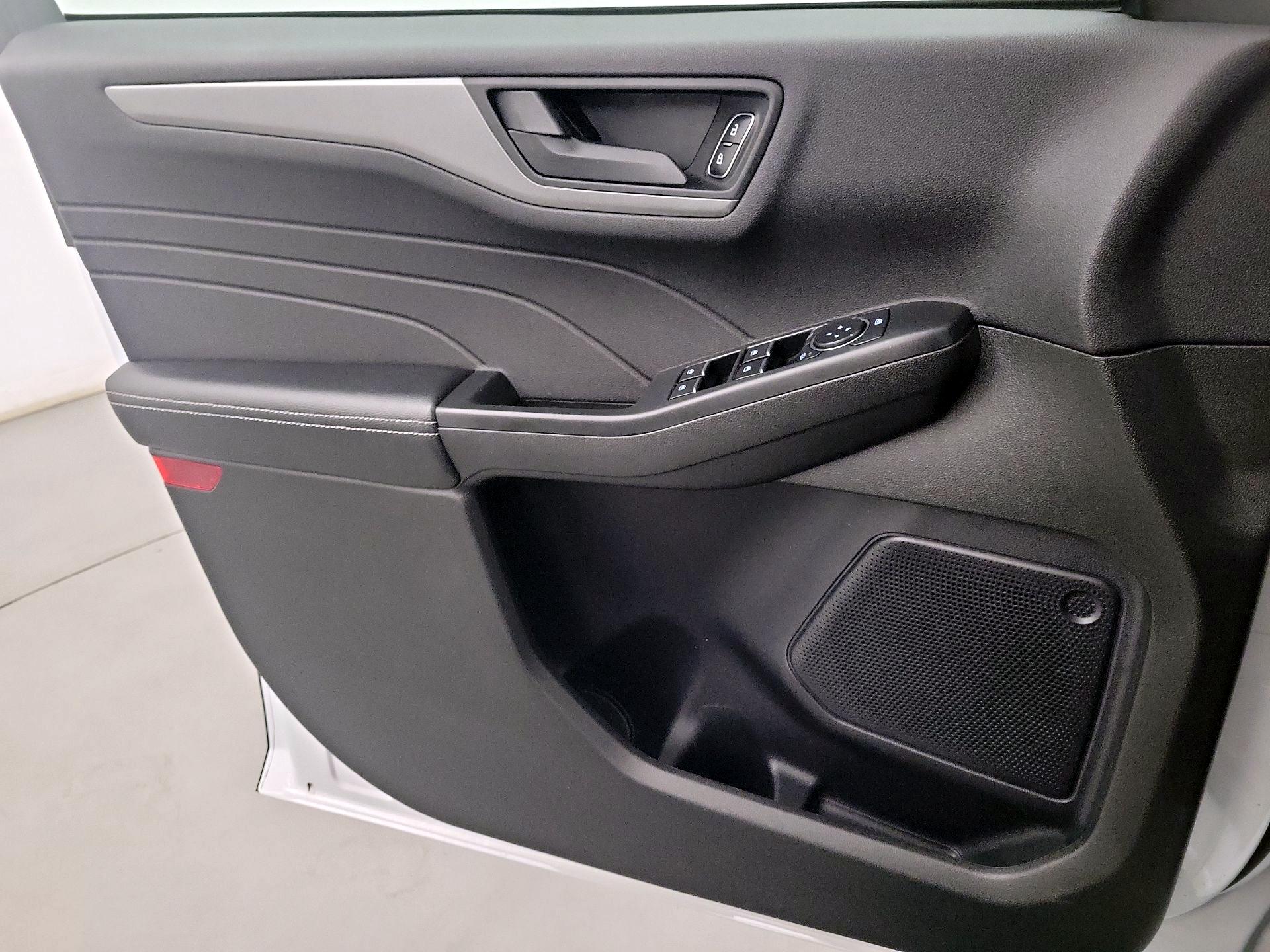 Thumbnail: 2024 Ford Escape - 10