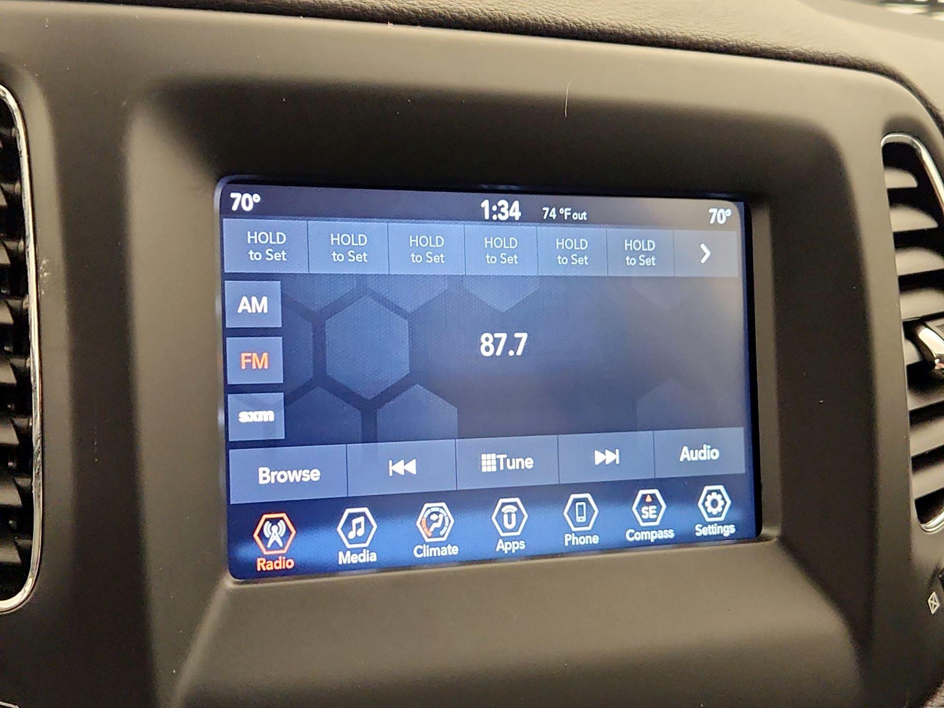 Thumbnail: 2020 Jeep Compass - 13