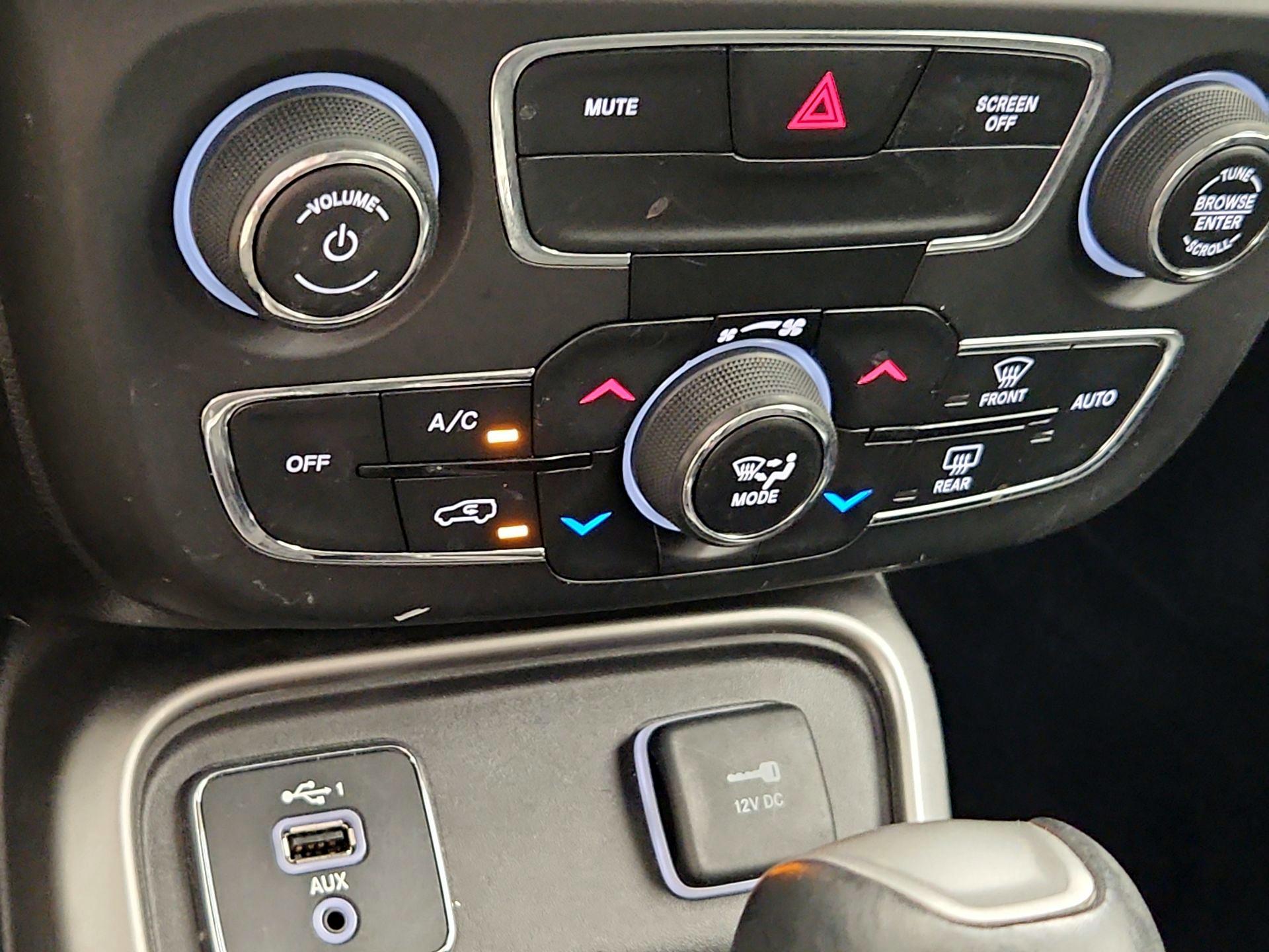 Thumbnail: 2020 Jeep Compass - 14