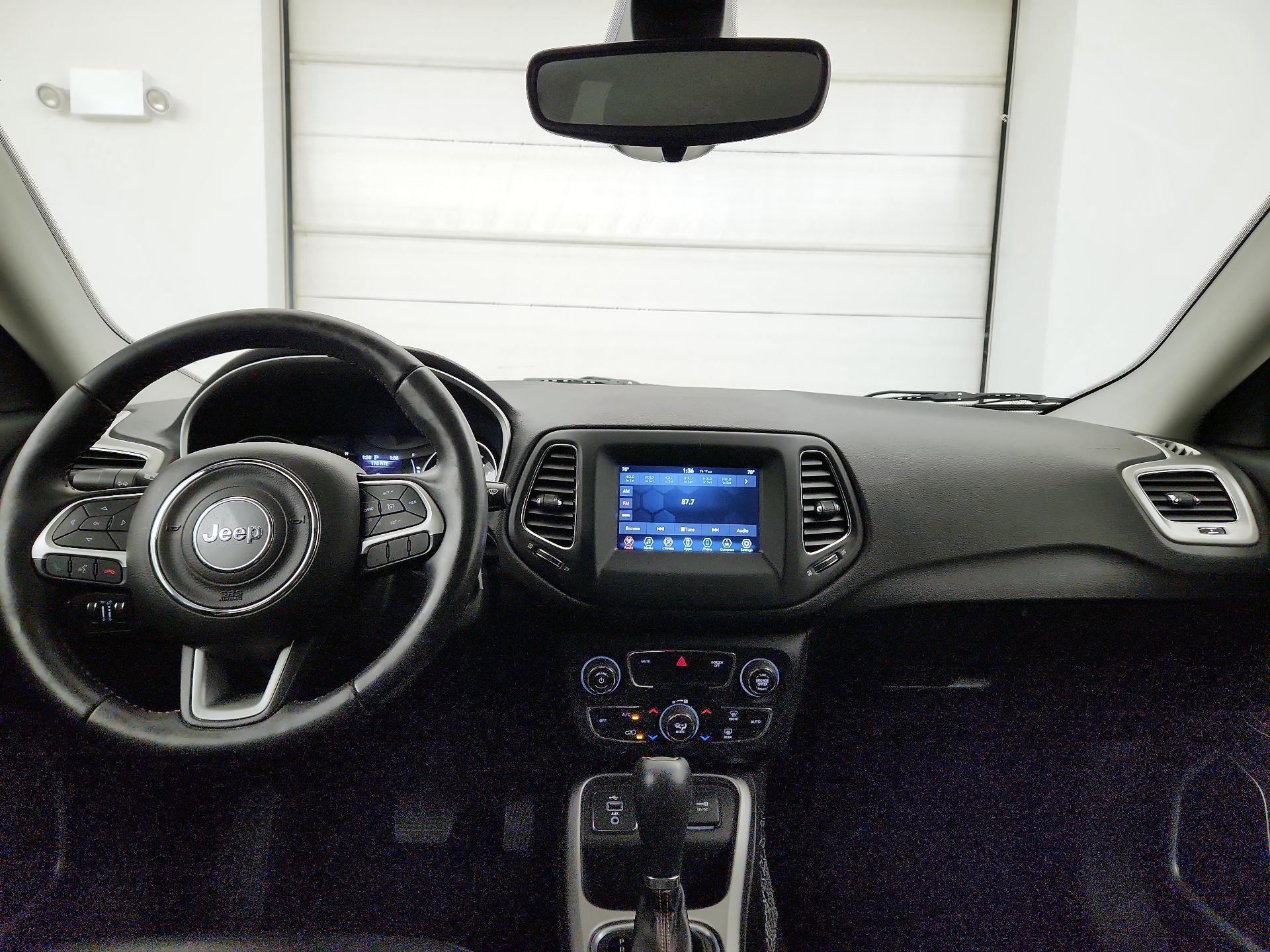 Thumbnail: 2020 Jeep Compass - 8